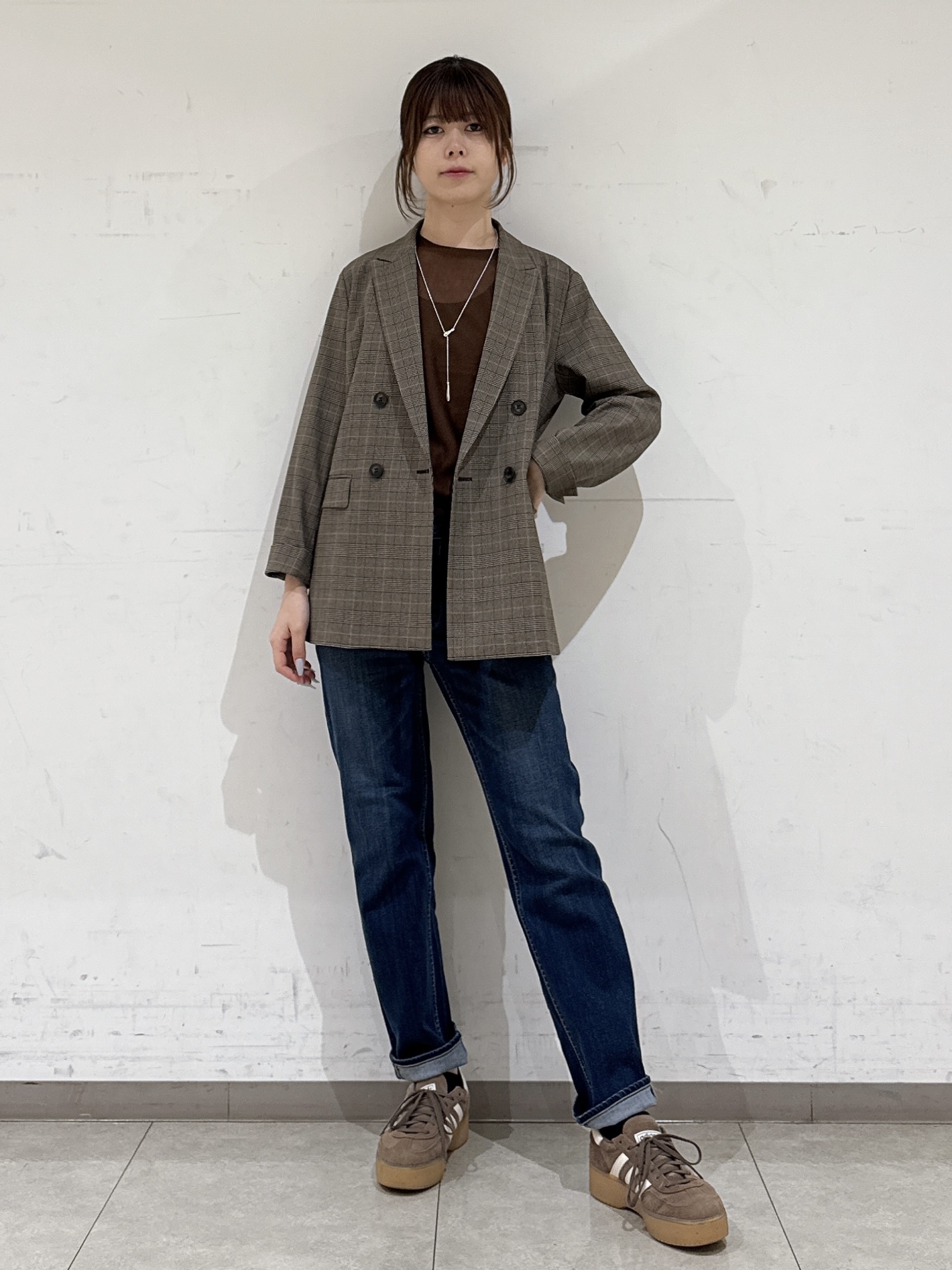 rinaさんの「INDIVI｜【褒められデニム】スリムストレート デニムパンツ」を使ったコーディネート