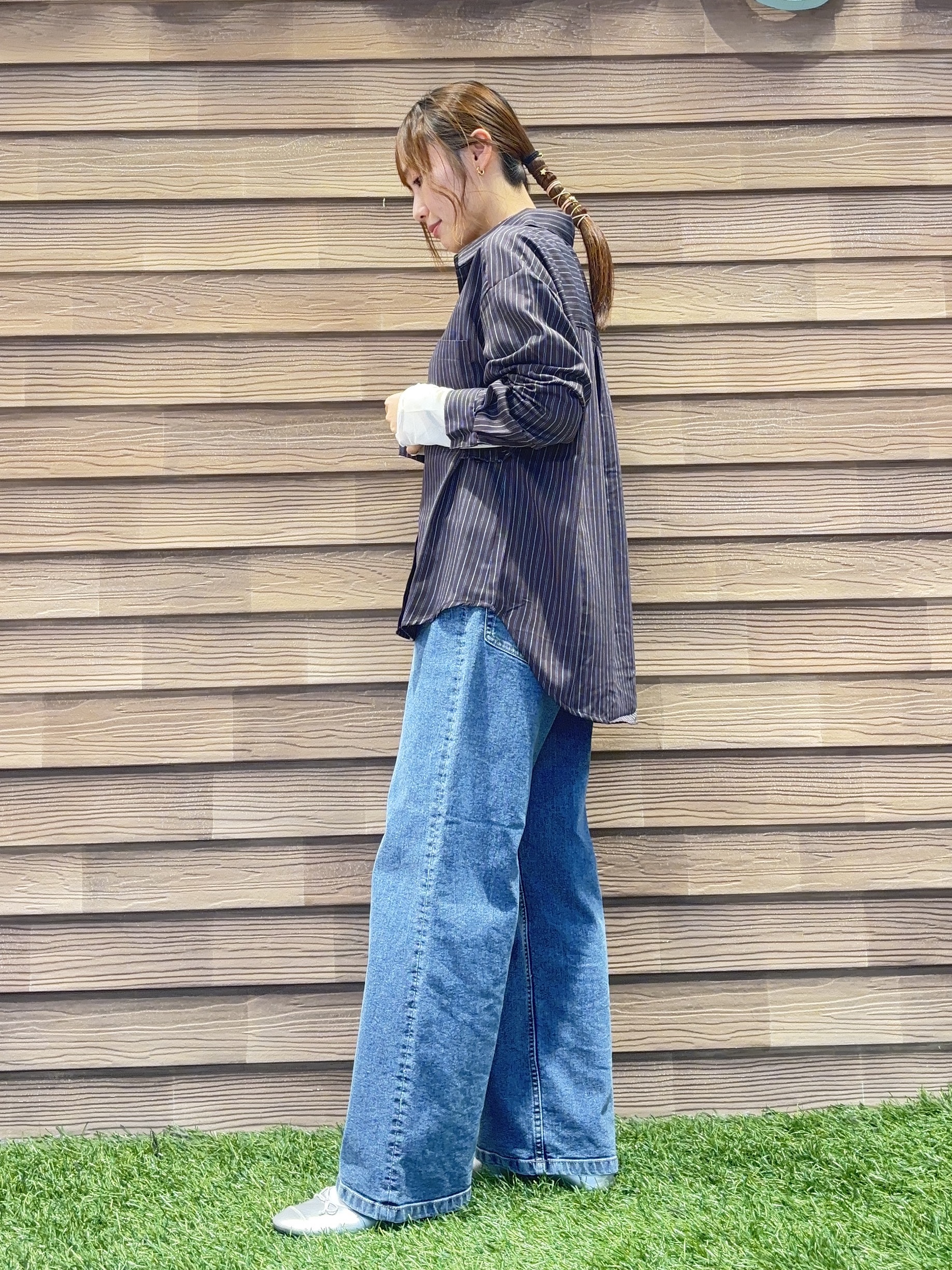 himiさんの「SHOO･LA･RUE｜【洗濯後しわになりにくい/S-LL】選べる6パターン 羽織としても活躍する ベーシックシャツ」を使ったコーディネート