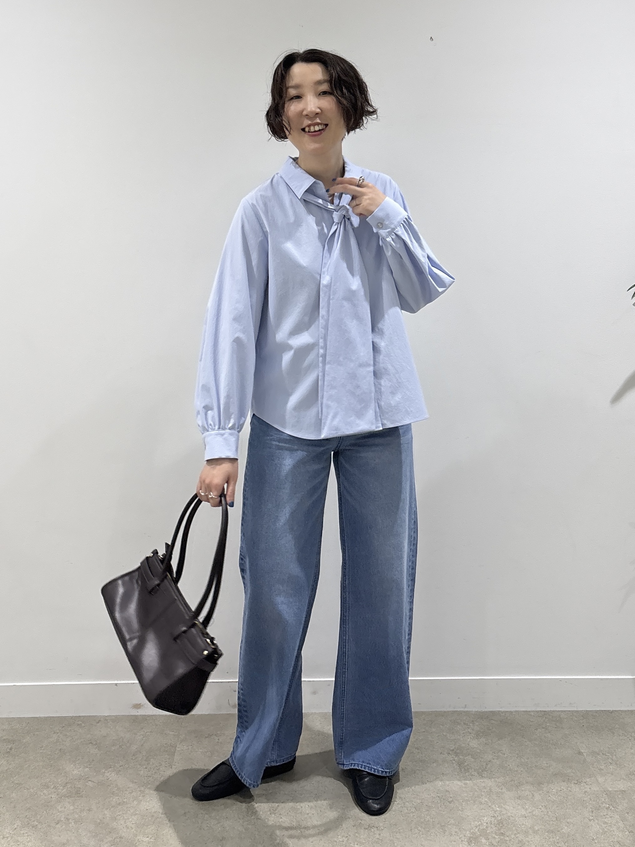 yuriさんの「INDIVI｜【新作登場！】美脚ワイドデニム」を使ったコーディネート