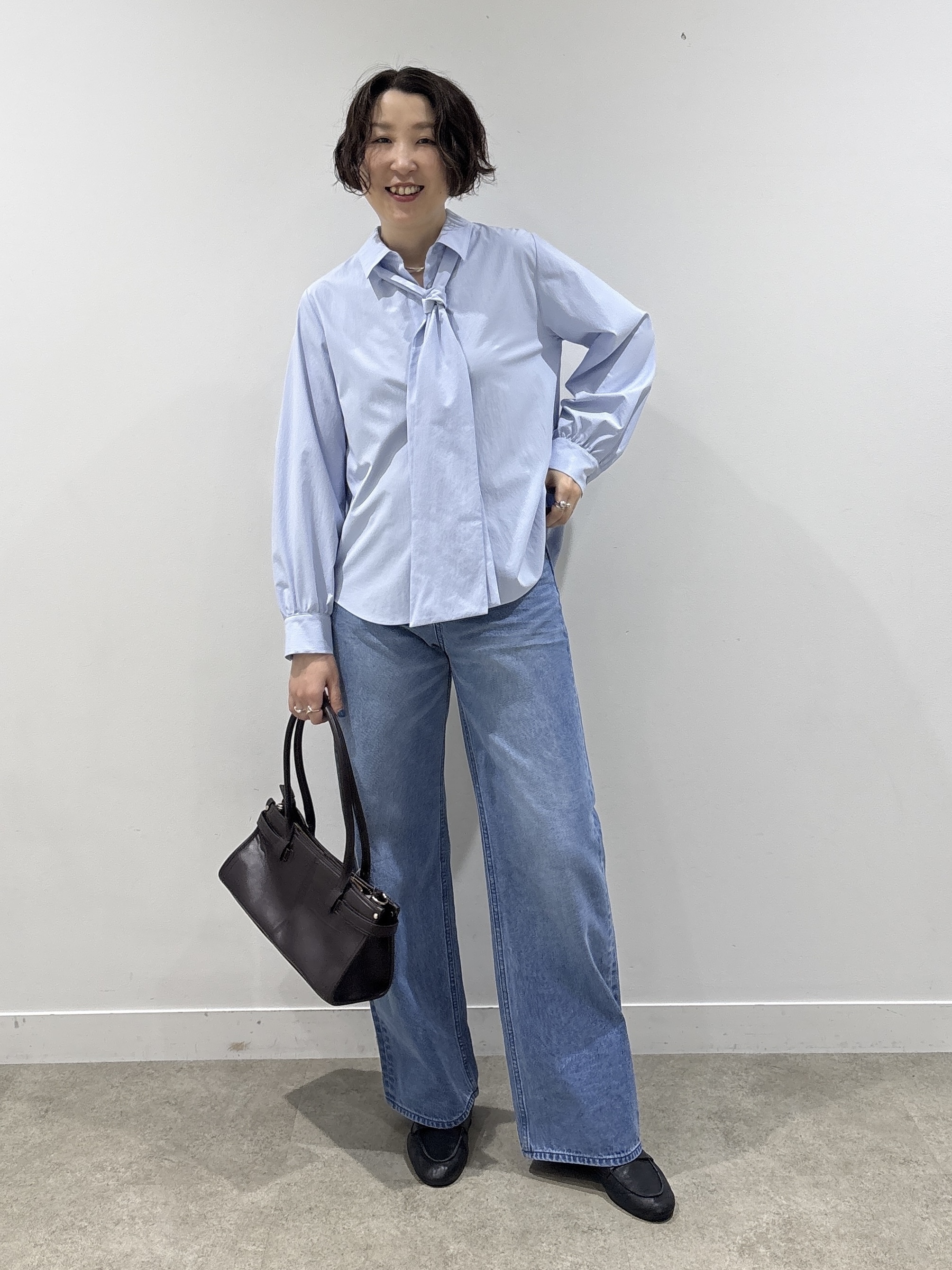 yuriさんの「INDIVI｜【新作登場！】美脚ワイドデニム」を使ったコーディネート