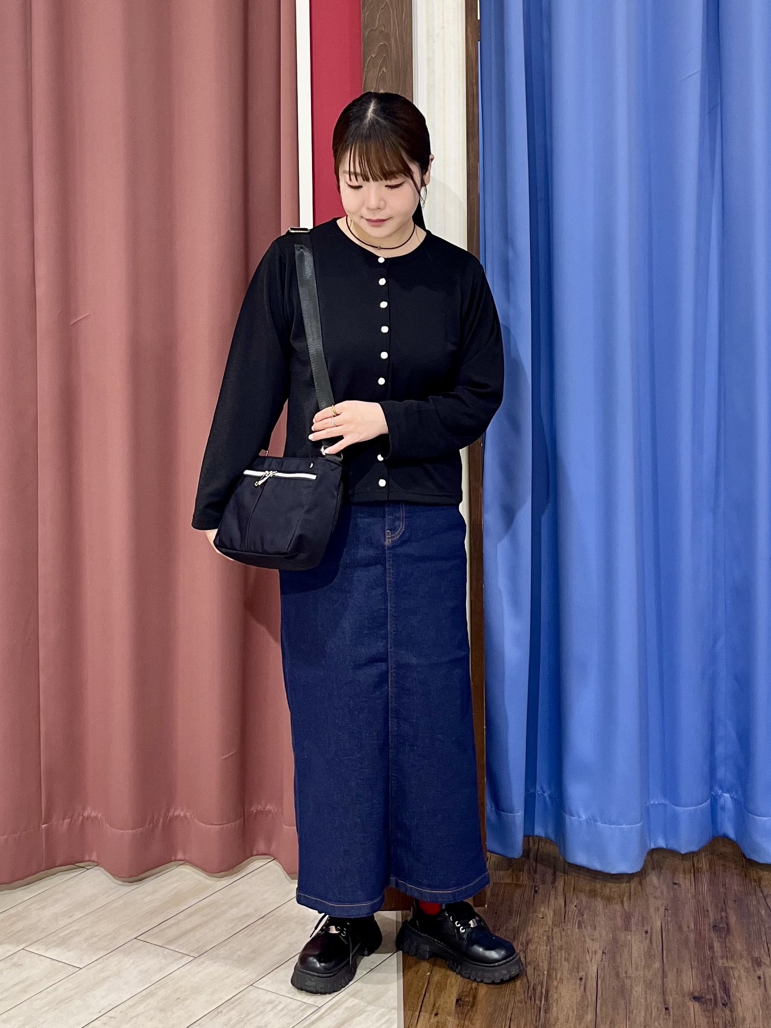 ｙｒｋさんの「SHOO･LA･RUE｜【UV/S-LL/洗濯機可】多ボタンがポイント クルーネックカーディガン」を使ったコーディネート