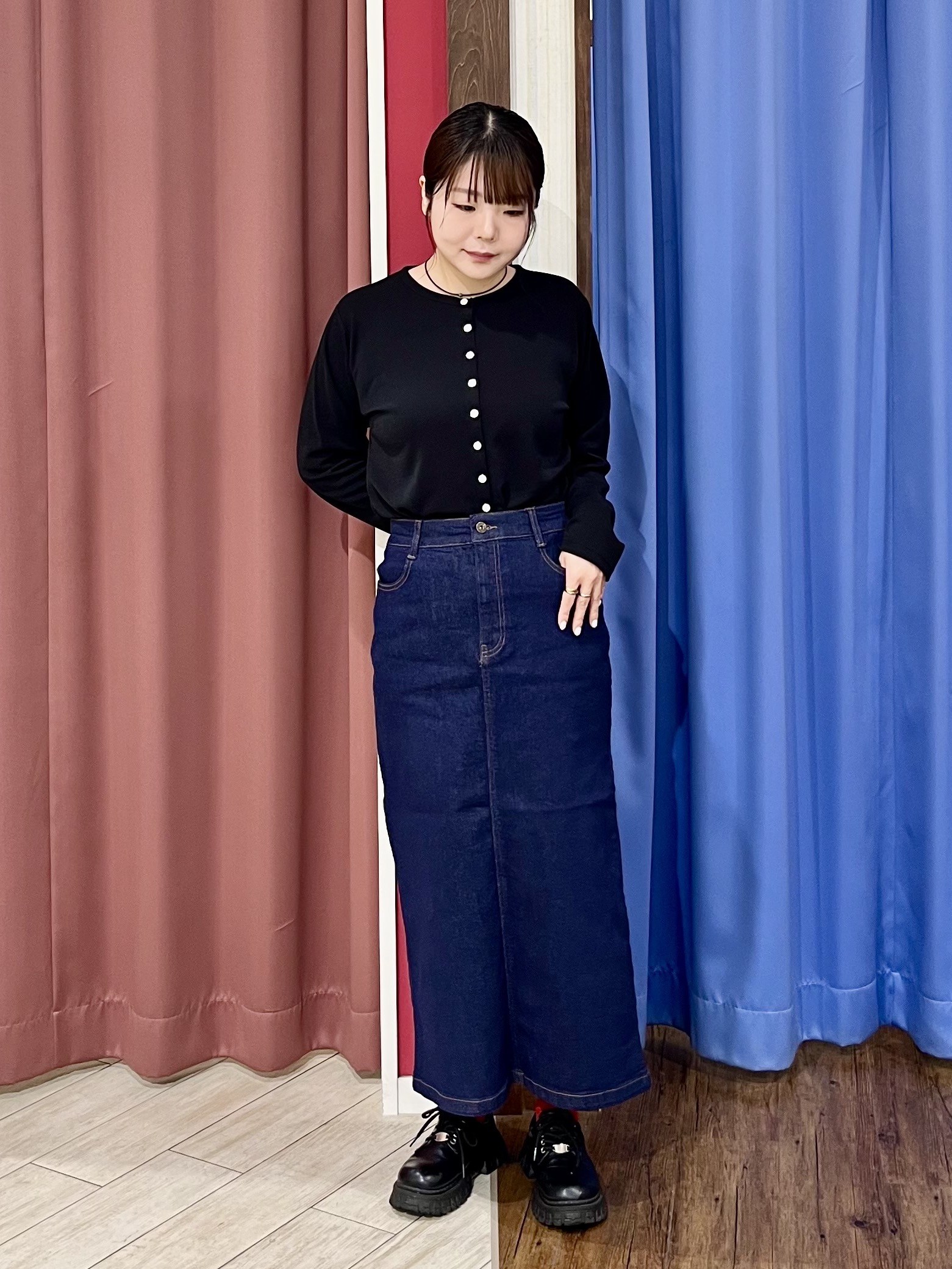 ｙｒｋさんの「SHOO･LA･RUE｜【UV/S-LL/洗濯機可】多ボタンがポイント クルーネックカーディガン」を使ったコーディネート