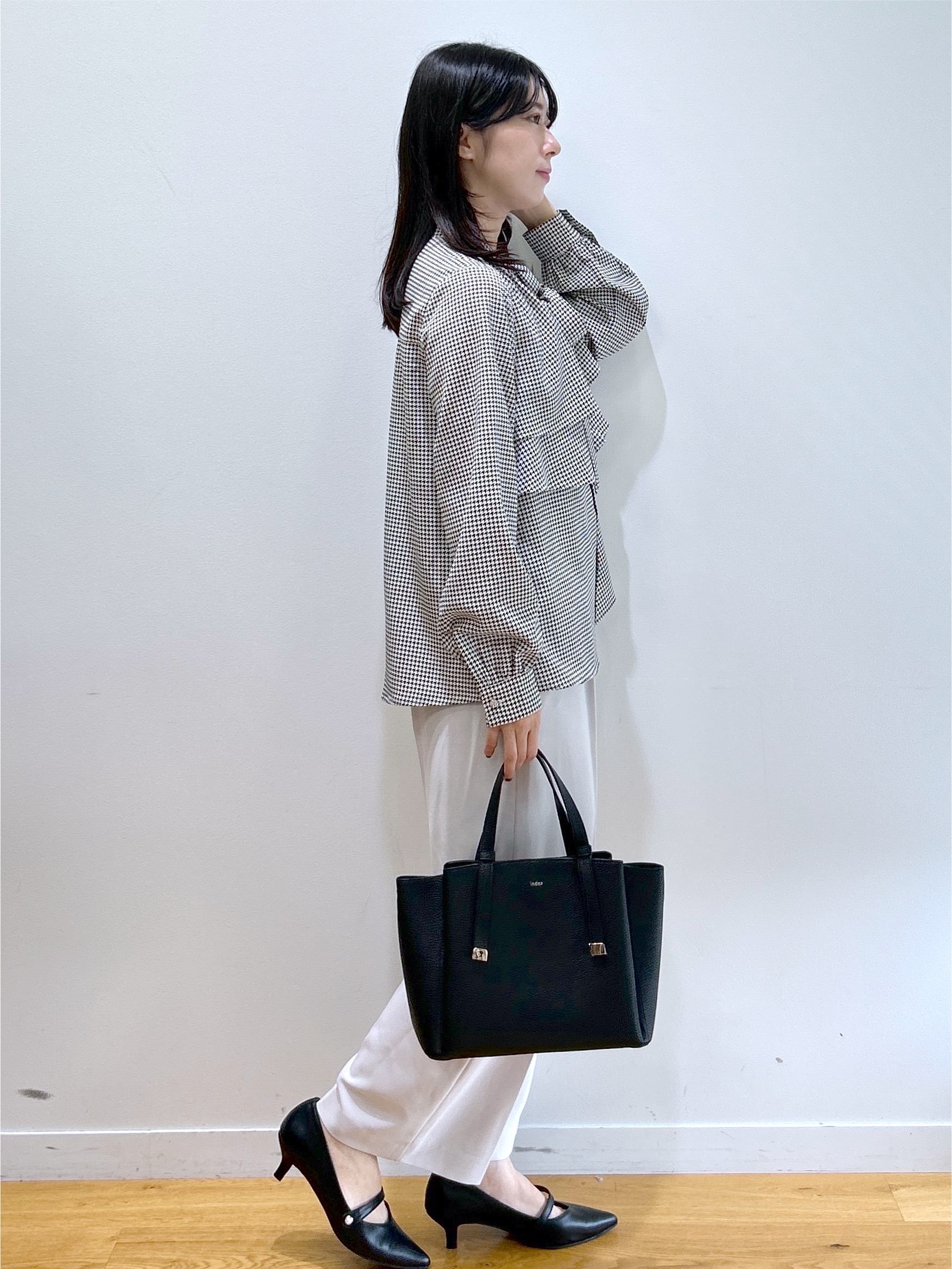 RINAさんの「index｜【高通気／遮熱】風が通るワイドパンツ《洗濯機OK／UVケア／防シワ》」を使ったコーディネート