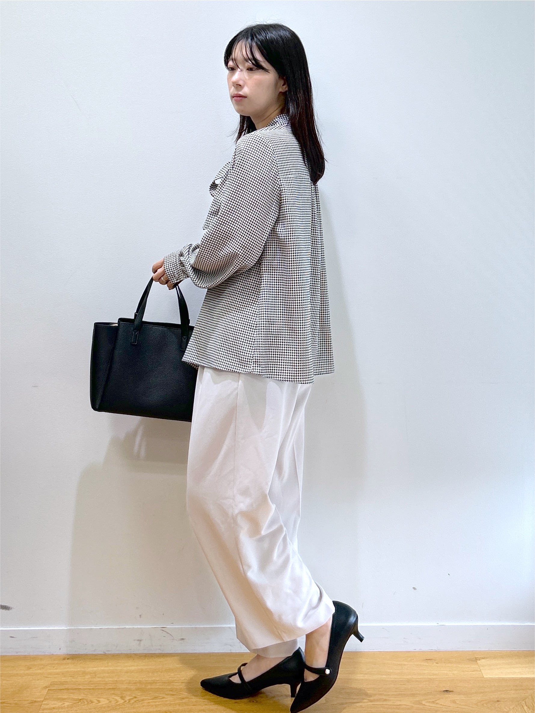 RINAさんの「index｜【高通気／遮熱】風が通るワイドパンツ《洗濯機OK／UVケア／防シワ》」を使ったコーディネート