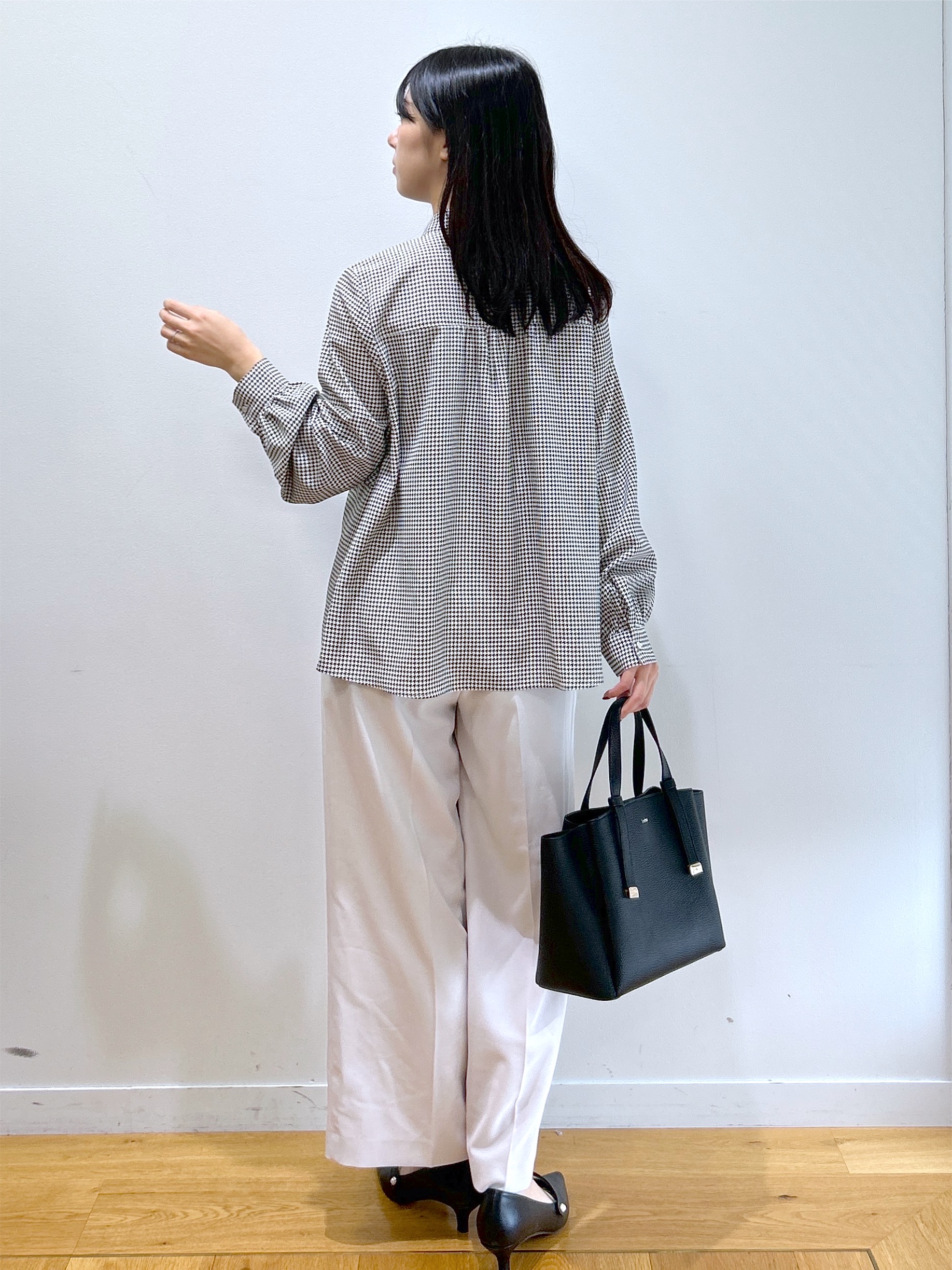 RINAさんの「index｜【高通気／遮熱】風が通るワイドパンツ《洗濯機OK／UVケア／防シワ》」を使ったコーディネート
