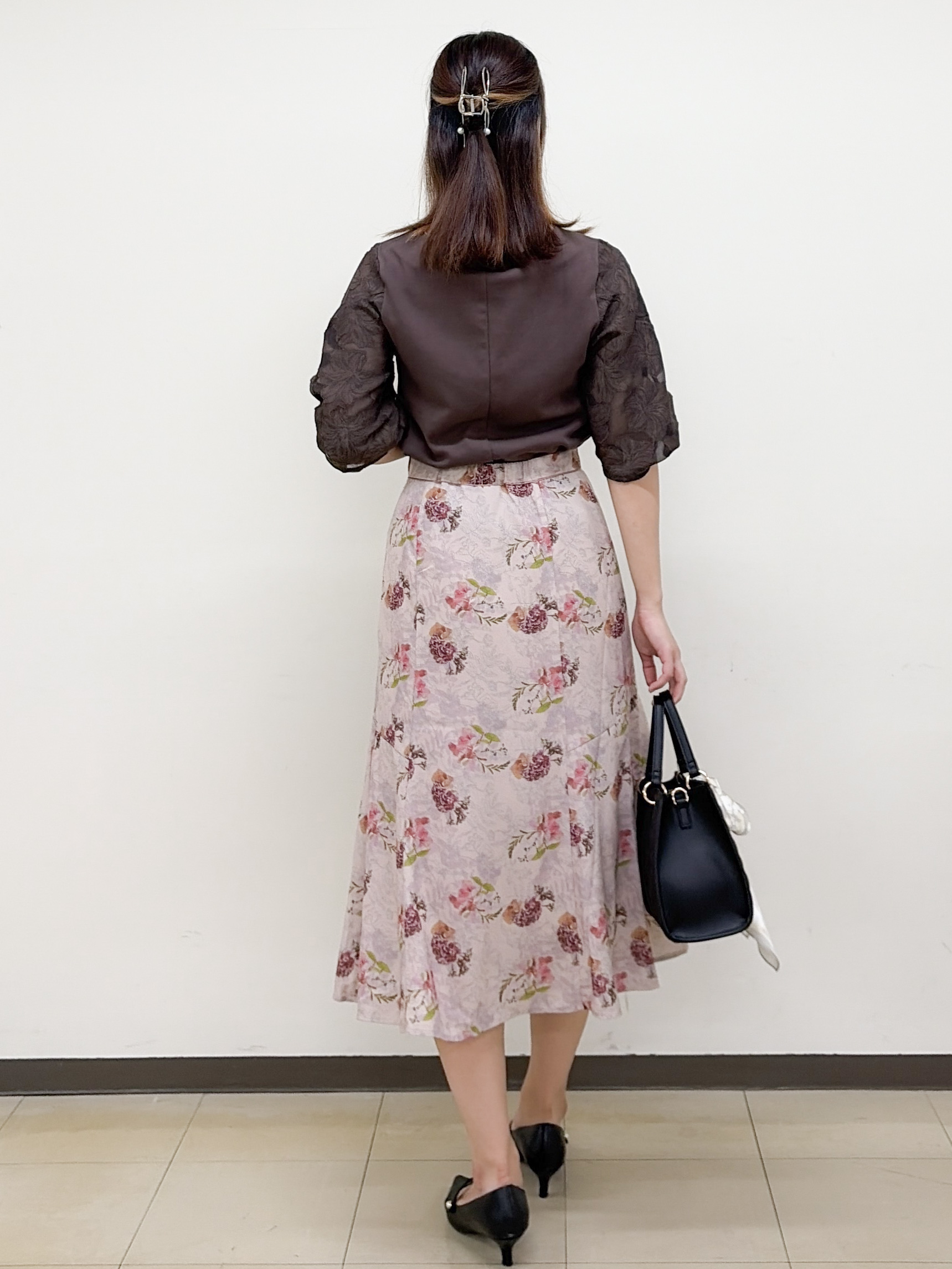 yurinaさんの「index｜【接触冷感／UVケア】花柄ジャカードスリーブトップス《洗濯機OK》」を使ったコーディネート