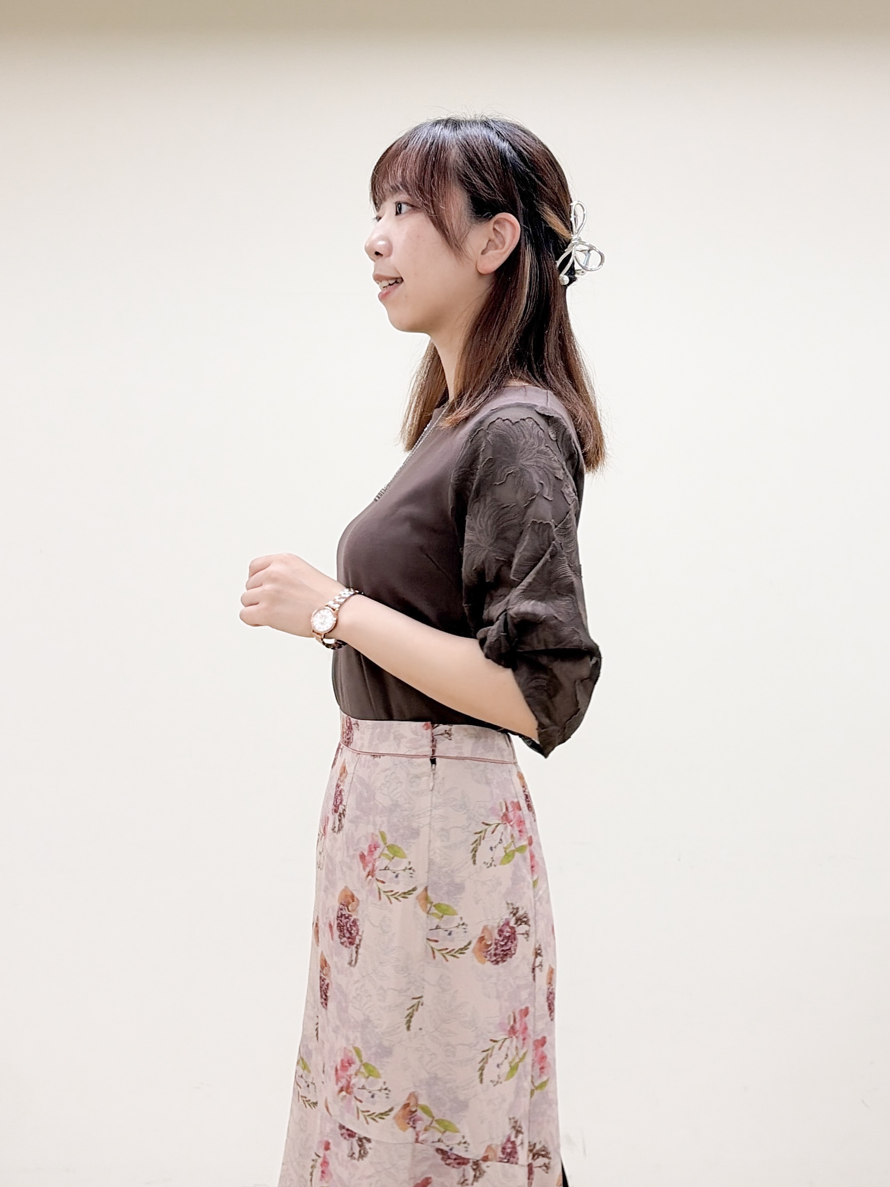 yurinaさんの「index｜【接触冷感／UVケア】花柄ジャカードスリーブトップス《洗濯機OK》」を使ったコーディネート