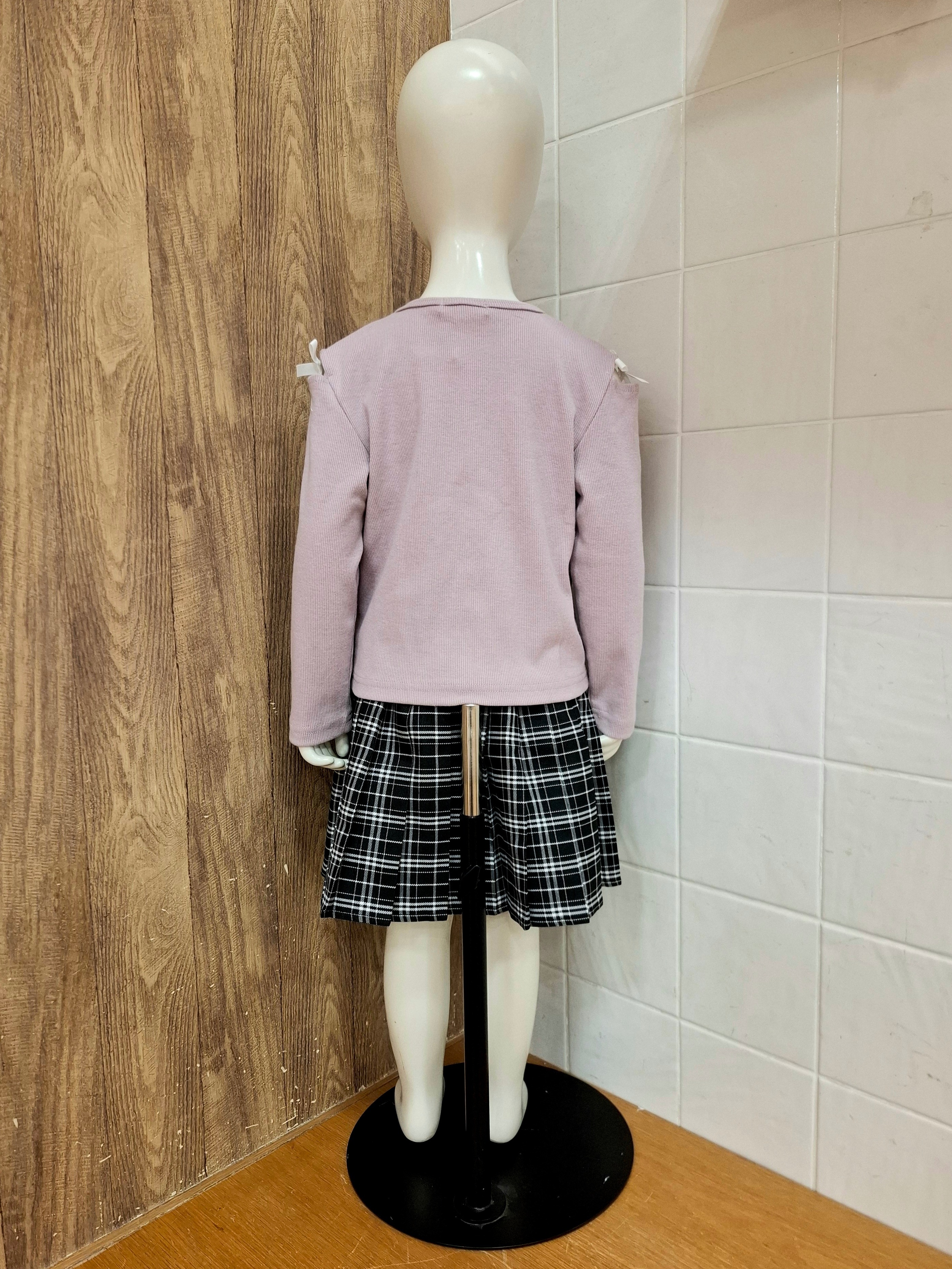 haruさんの「SHOO･LA･RUE｜【110-140cm】重ね着風ハートボタンロンT」を使ったコーディネート