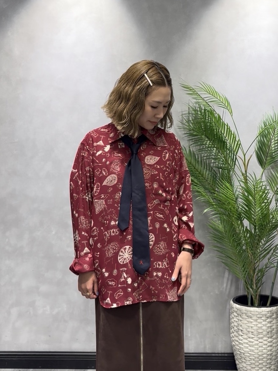 s___sさんの「TAKEO KIKUCHI｜【BOWLER HAT LABEL】日本製PLAYプリントシャツ」を使ったコーディネート