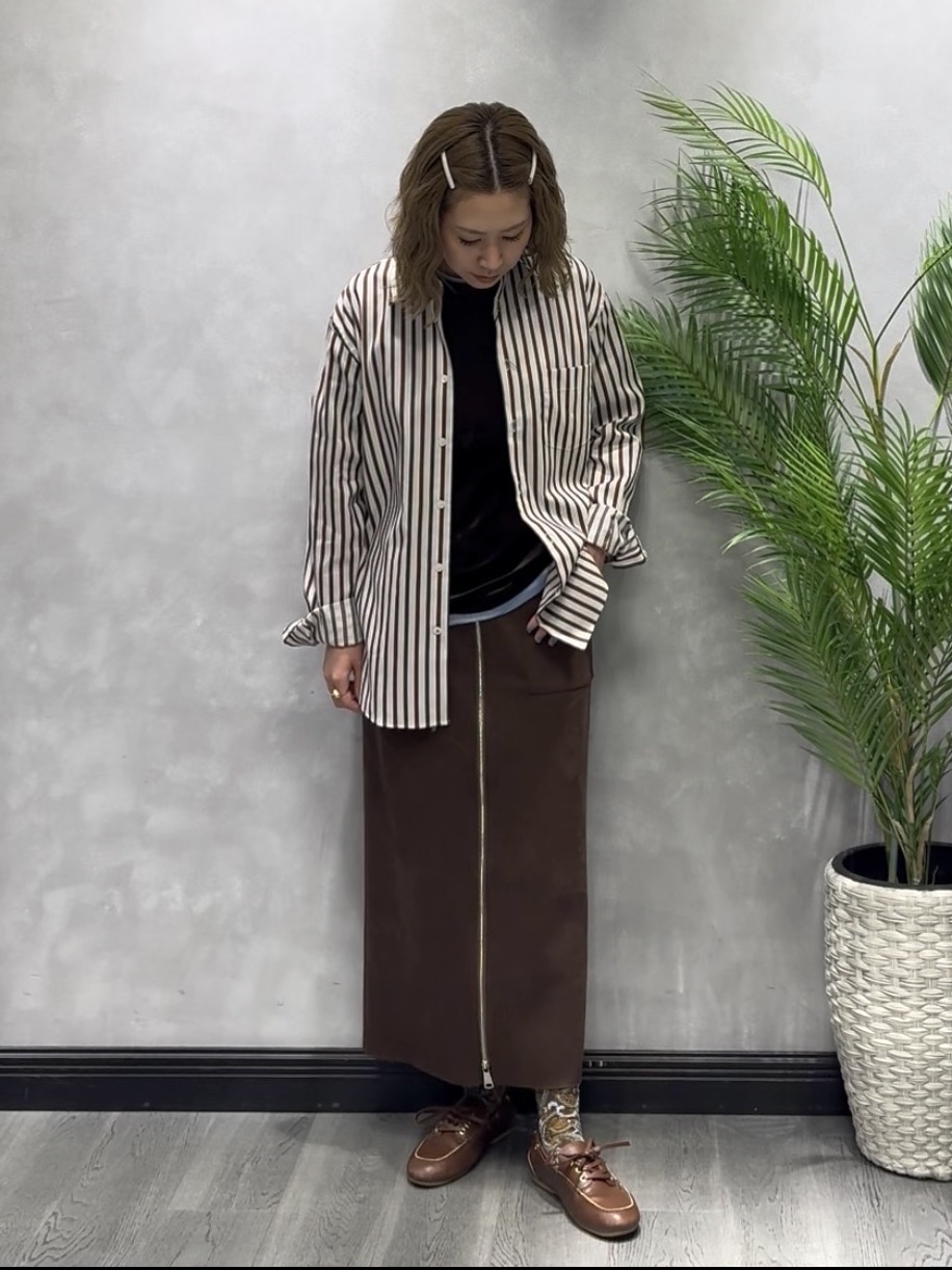 s___sさんの「TAKEO KIKUCHI｜【BOWLER HAT LABEL】日本製オルタネートストライプシャツ」を使ったコーディネート
