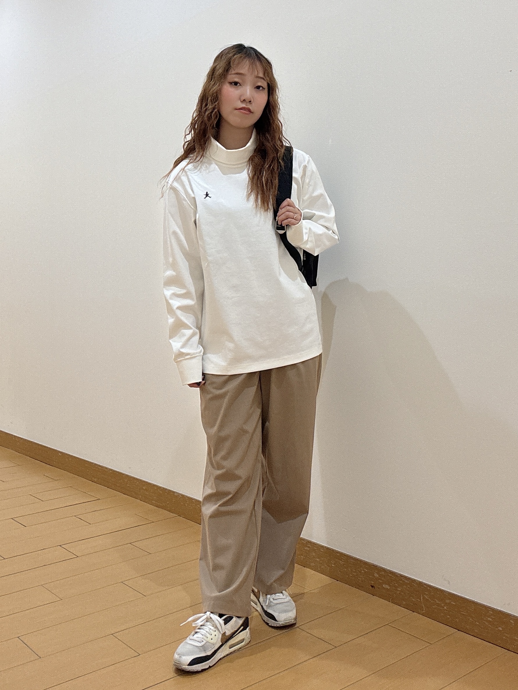 ヒナさんの「TAKEO KIKUCHI｜【BOWLER HAT LABEL】オフタートル プルオーバージャージ」を使ったコーディネート