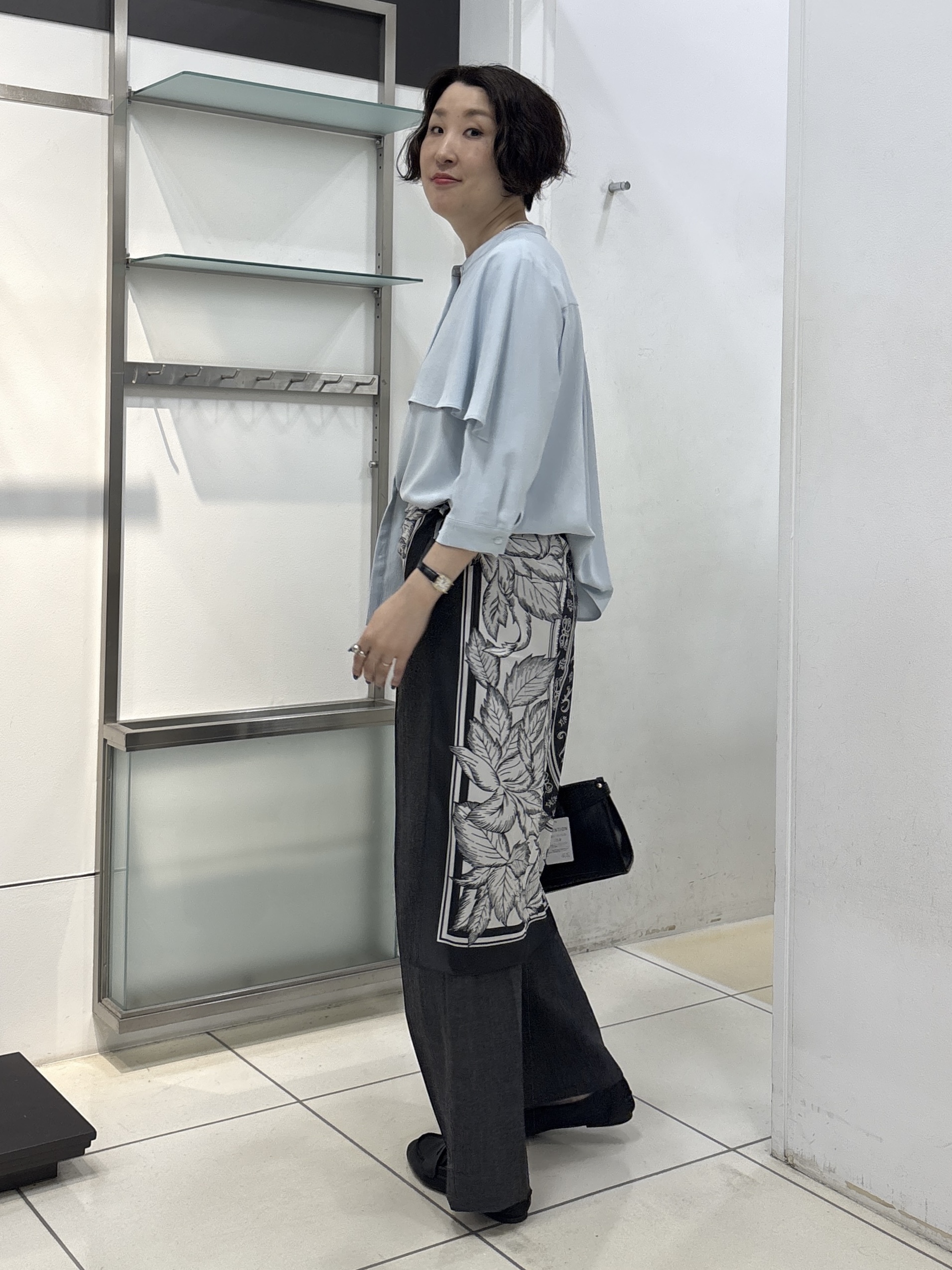 yuriさんの「INDIVI｜【UVケア／接触冷感】リネン風チェックストレートパンツ」を使ったコーディネート