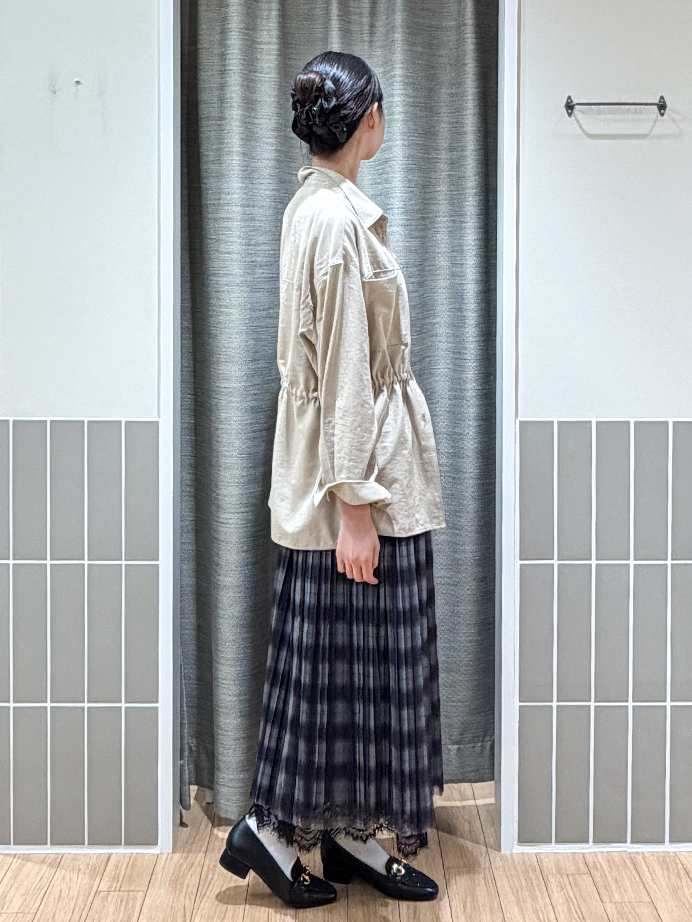 Kotoさんの「grove｜【羽織でも、1枚着でも】スエードライクドロストシャツ」を使ったコーディネート