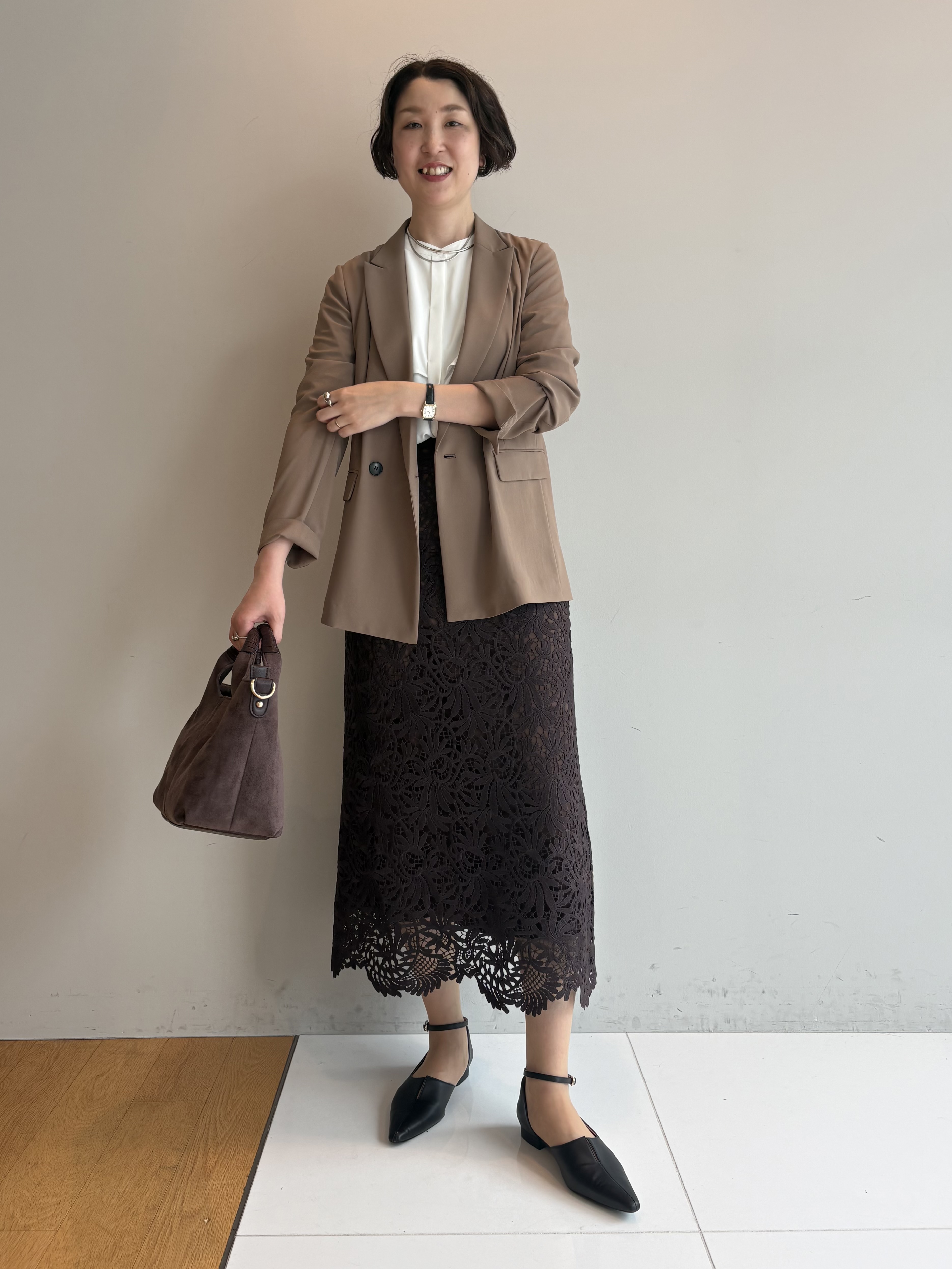 yuriさんの「INDIVI｜【接触冷感/UVケア/夏羽織り/着る日傘】ケープ風ブラウス」を使ったコーディネート