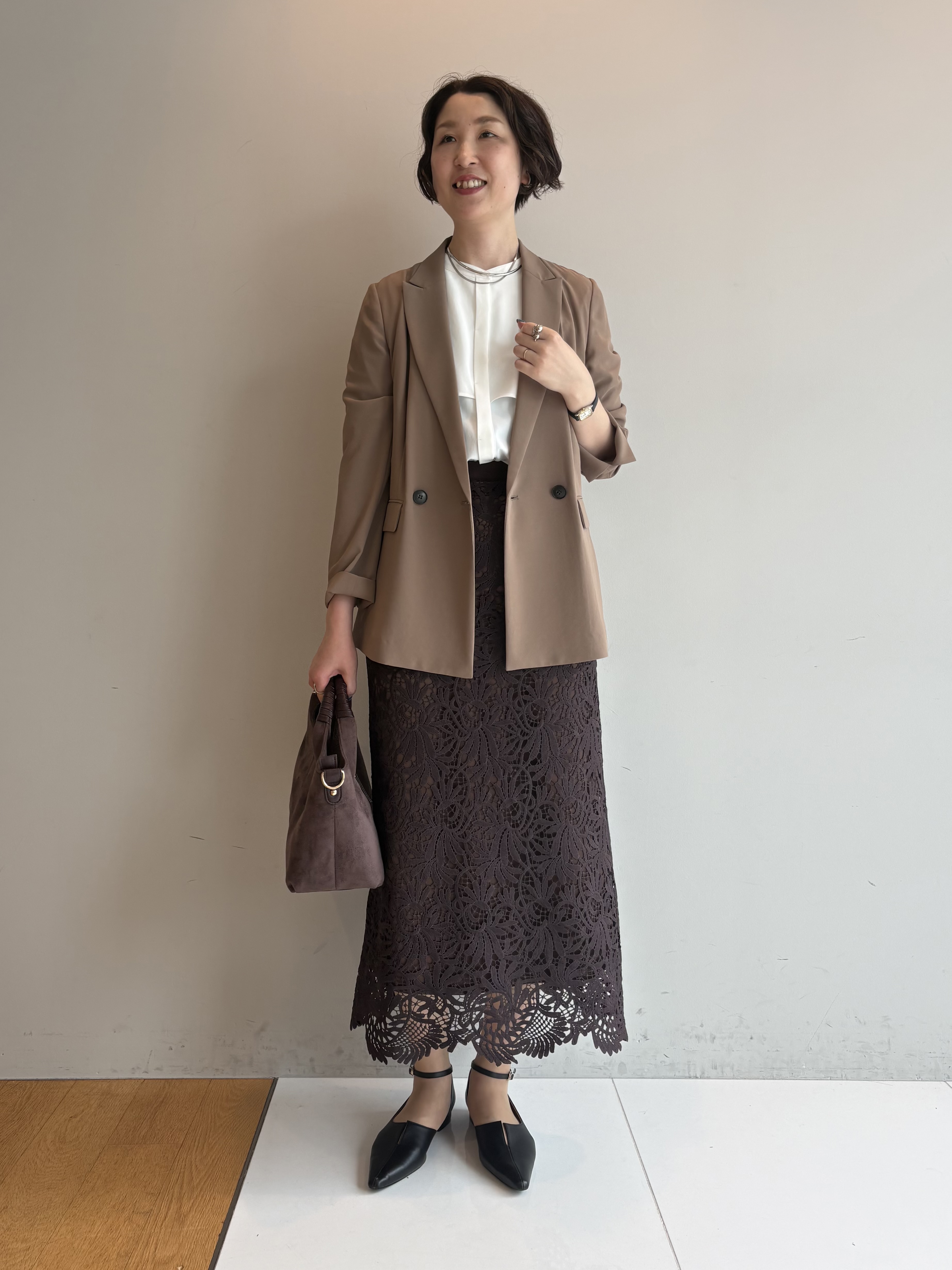 yuriさんの「INDIVI｜【接触冷感/UVケア/夏羽織り/着る日傘】ケープ風ブラウス」を使ったコーディネート