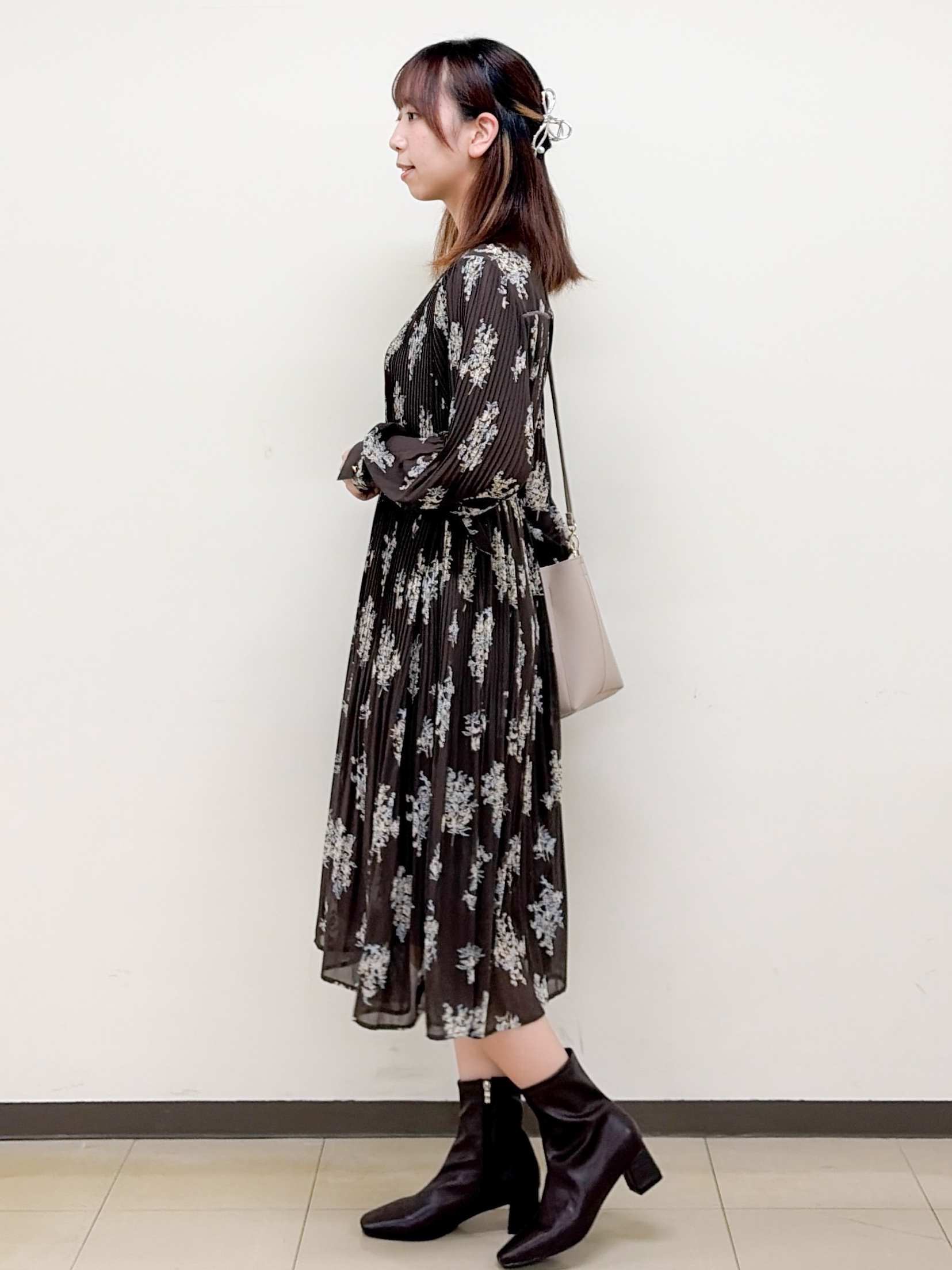 yurinaさんの「index｜【XS-3Lサイズ】ジョーゼットアソートプリーツワンピース《洗濯機OK／防シワ／イージーアイロン》」を使ったコーディネート