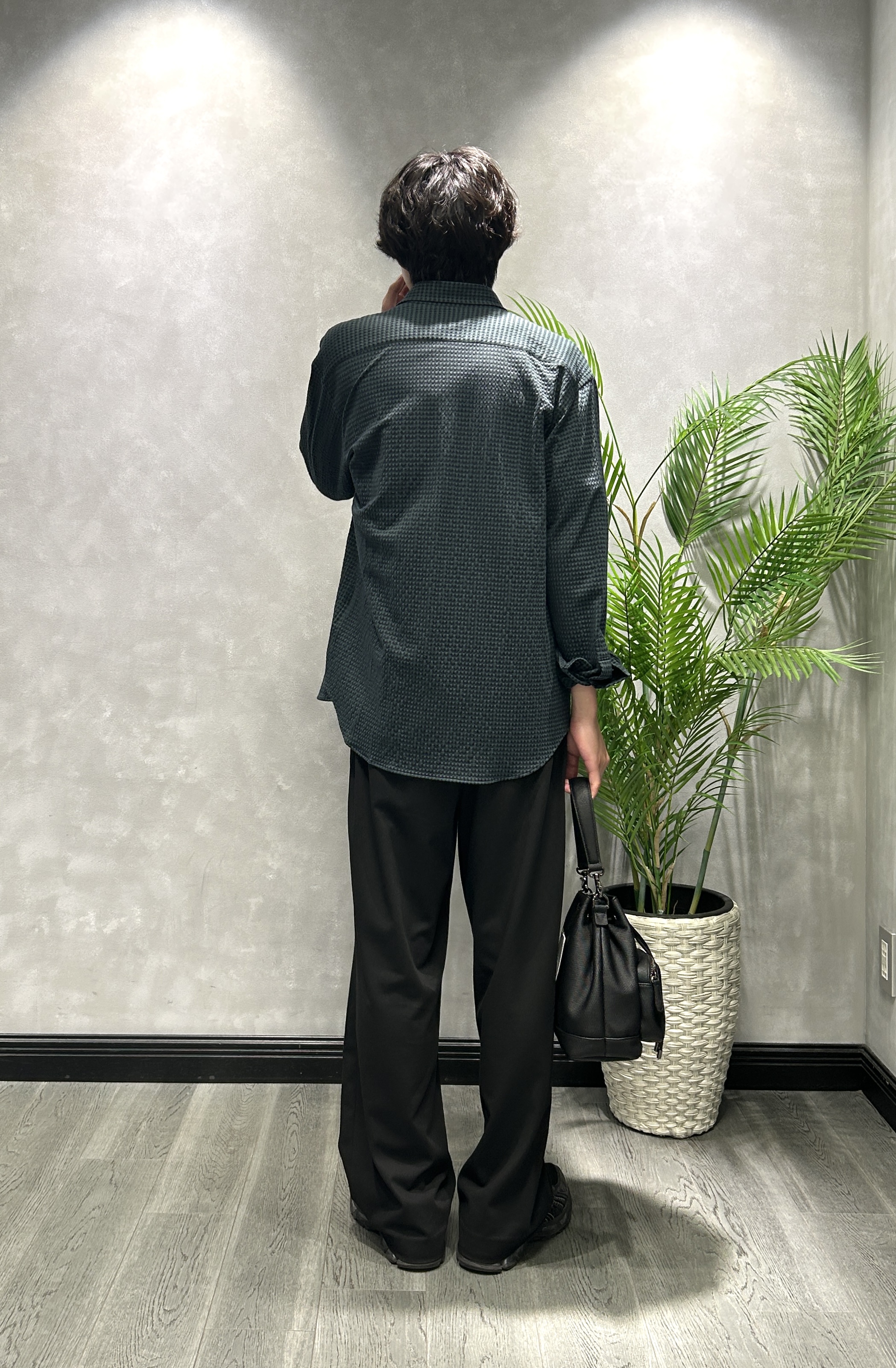 ruiさんの「TAKEO KIKUCHI｜【抗菌防臭/シーズンレス】シアサッカーギンガムチェック ストレッチシャツ」を使ったコーディネート