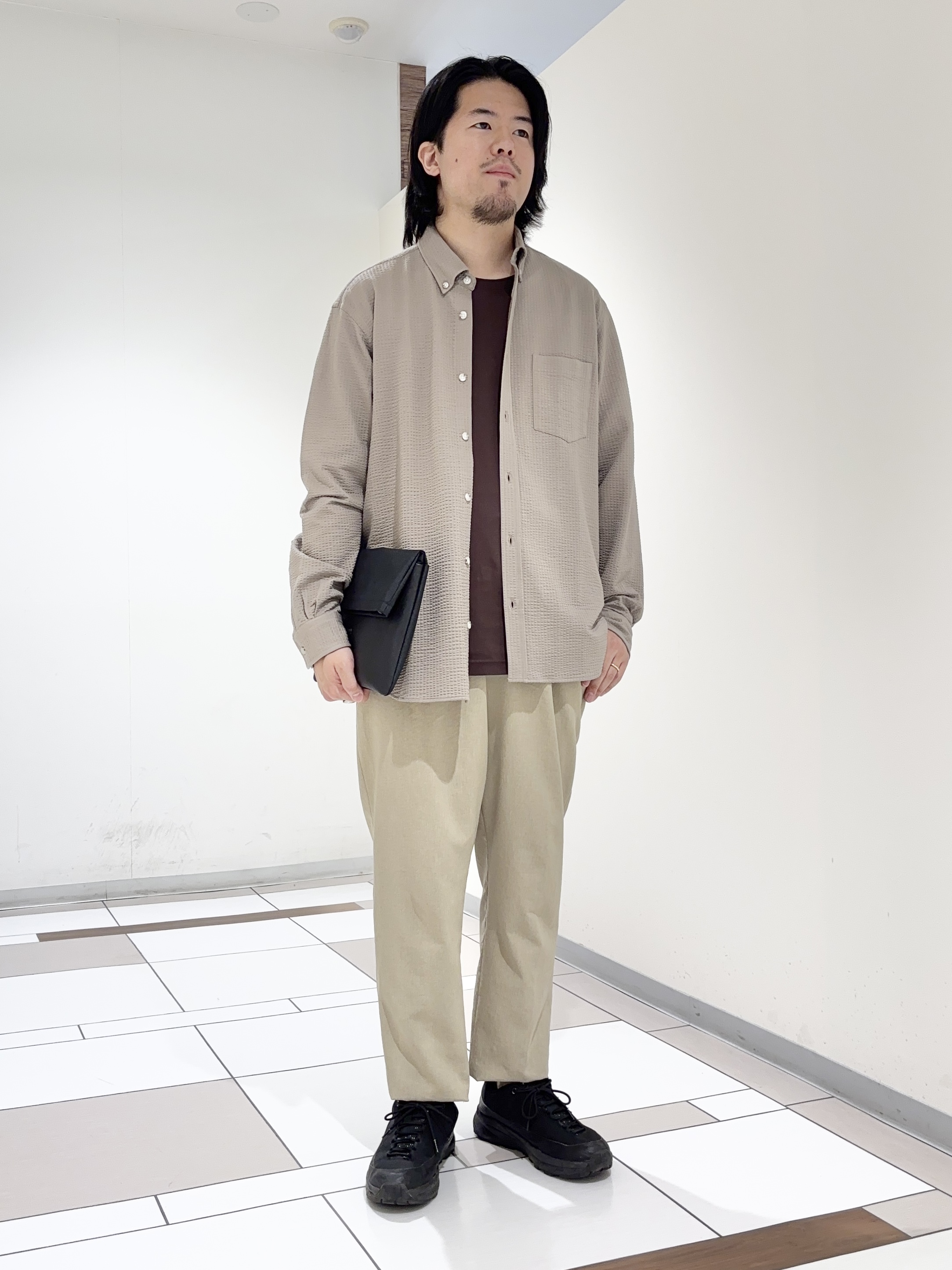 及川さんの「TAKEO KIKUCHI｜【BOWLER HAT LABEL】アイスクリアコットンボーラーハットウォーカー 半袖ポケT」を使ったコーディネート