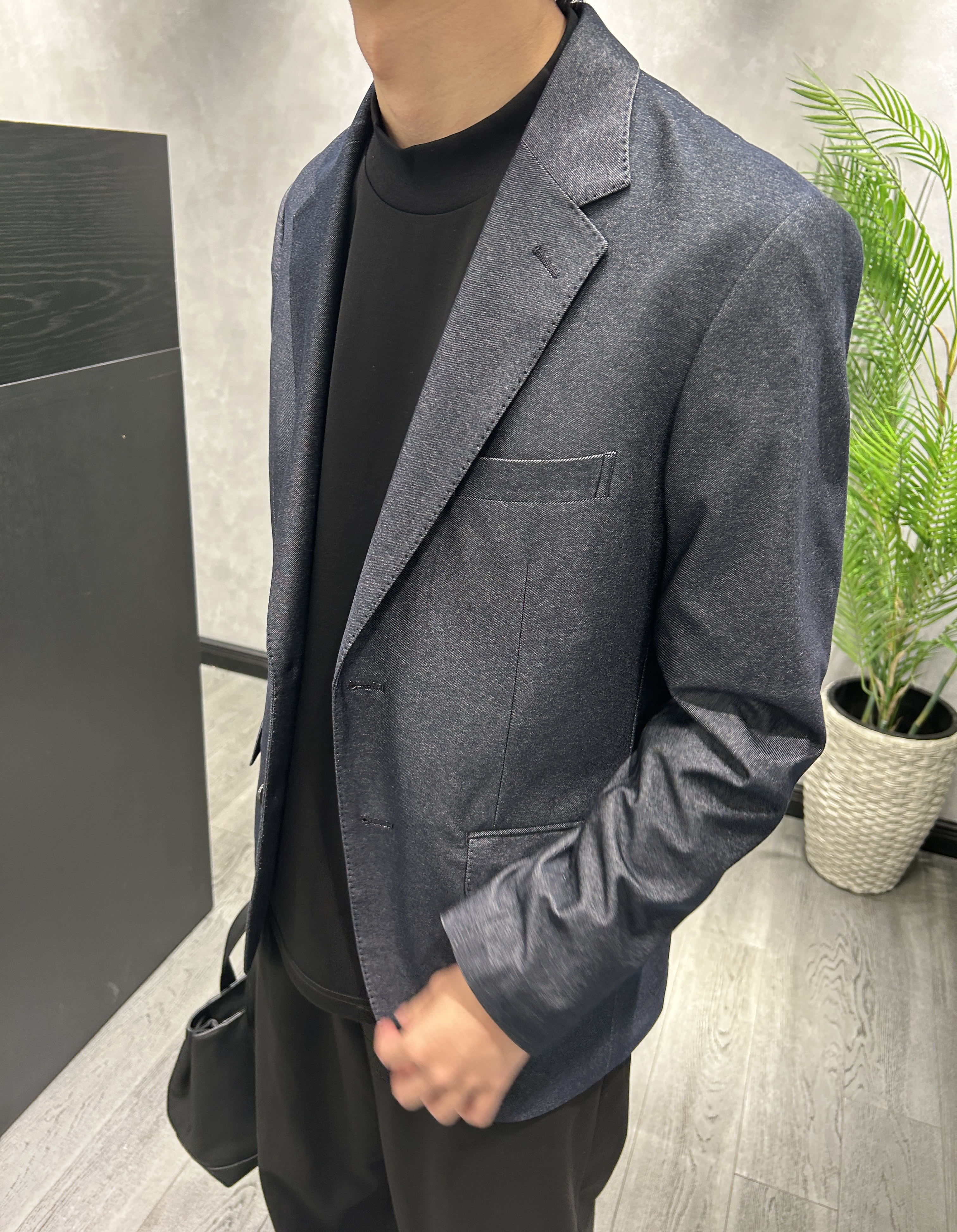 ruiさんの「TAKEO KIKUCHI｜【360&deg;ストレッチ】デニムライクジャージ ジャケット」を使ったコーディネート