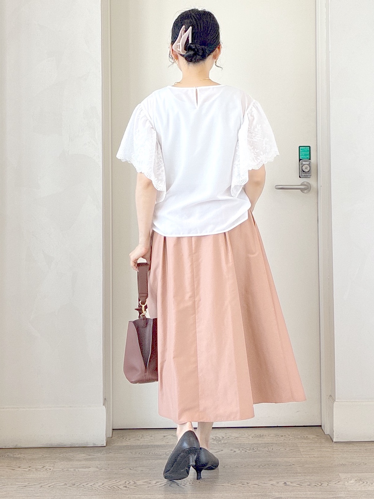  beni_gingerさんの「Reflect｜【通勤◎】スカラップレーススリーブ ブラウス」を使ったコーディネート