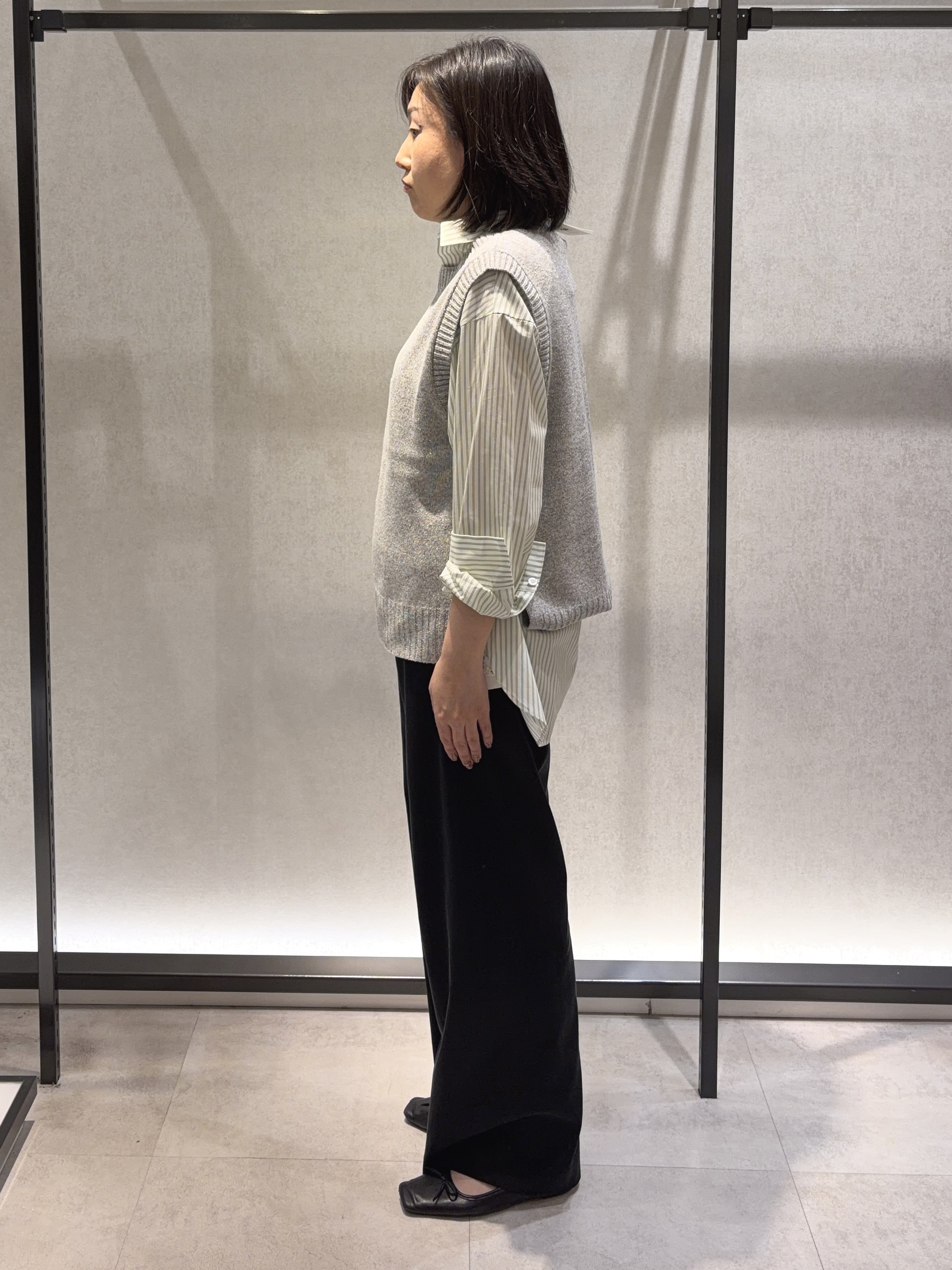 わたなべさんの「UNTITLED｜【5色展開/手洗い可】ローシルクウールニットベスト」を使ったコーディネート