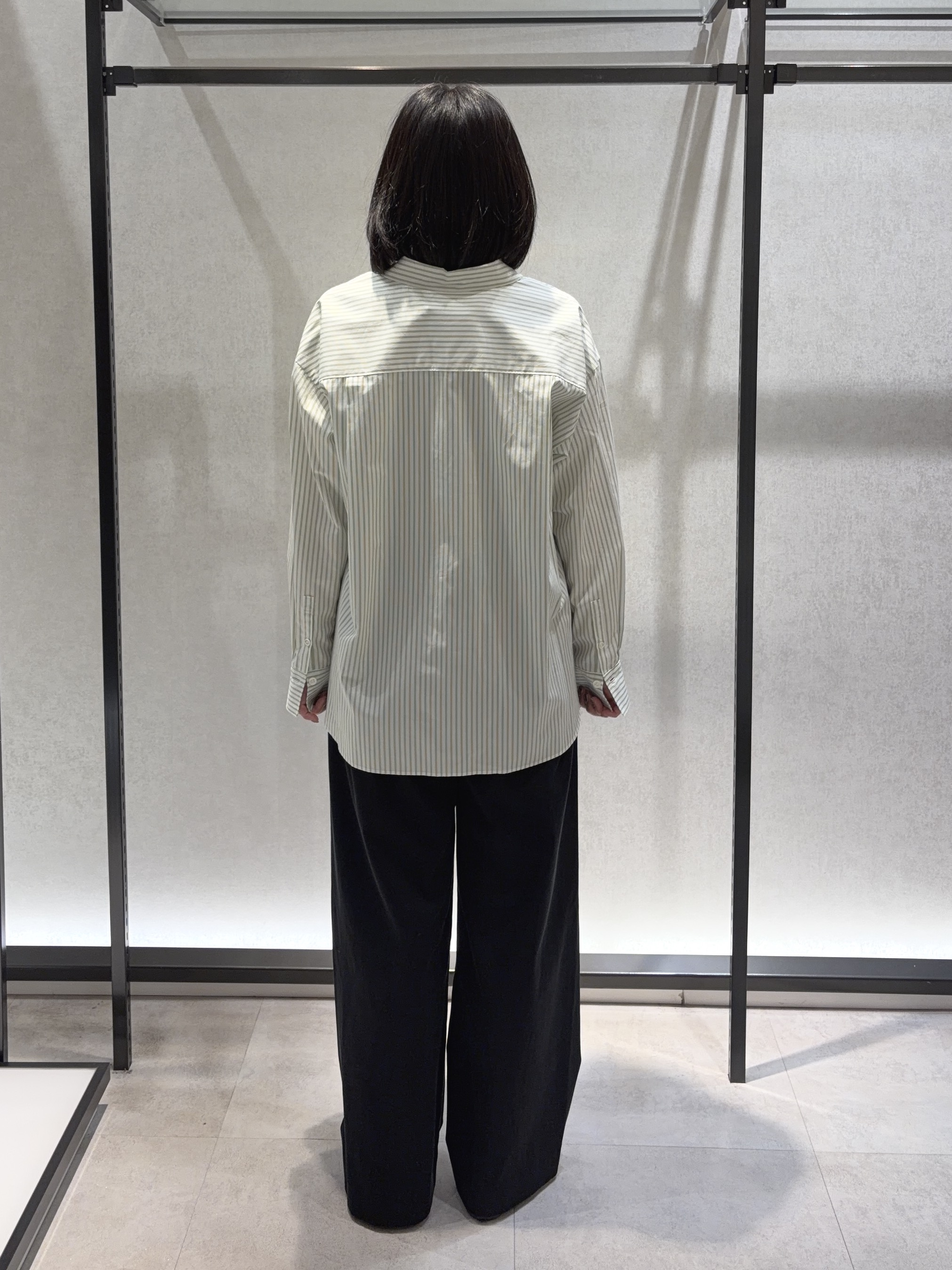 わたなべさんの「UNTITLED｜【5色展開/手洗い可】ローシルクウールニットベスト」を使ったコーディネート