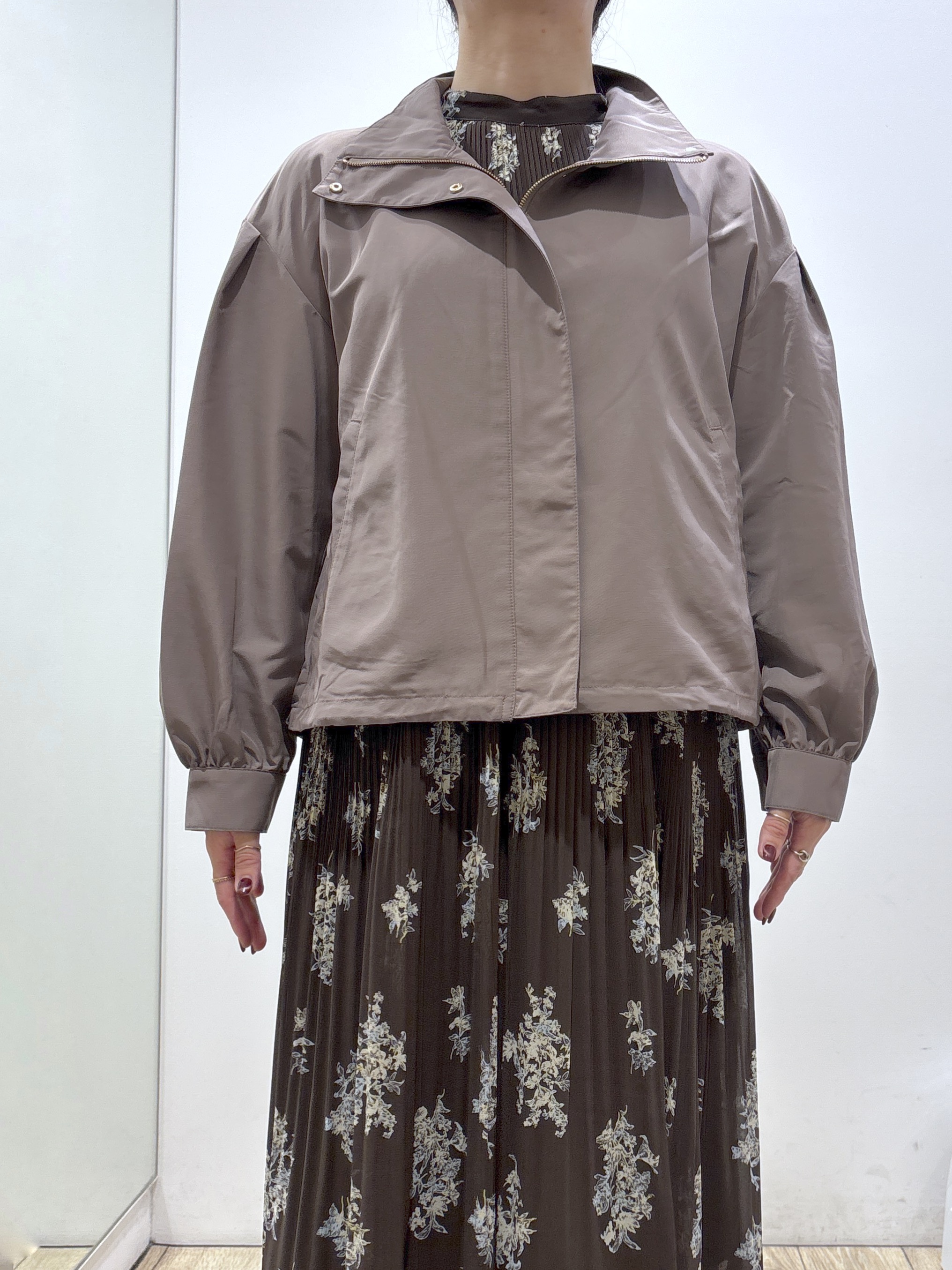 mameさんの「index｜【防シワ】スタンドパフブルゾン《洗濯機OK》」を使ったコーディネート