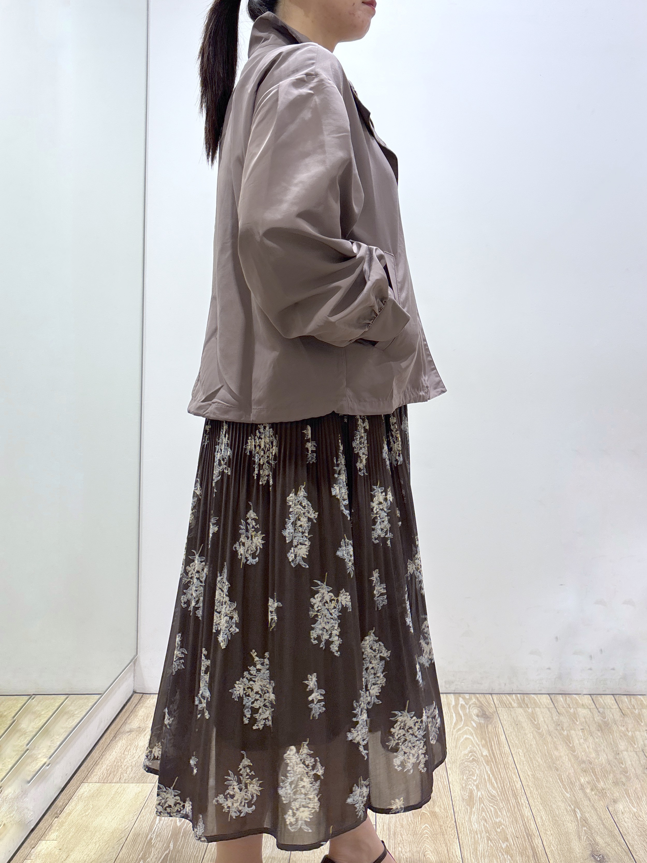 mameさんの「index｜【防シワ】スタンドパフブルゾン《洗濯機OK》」を使ったコーディネート