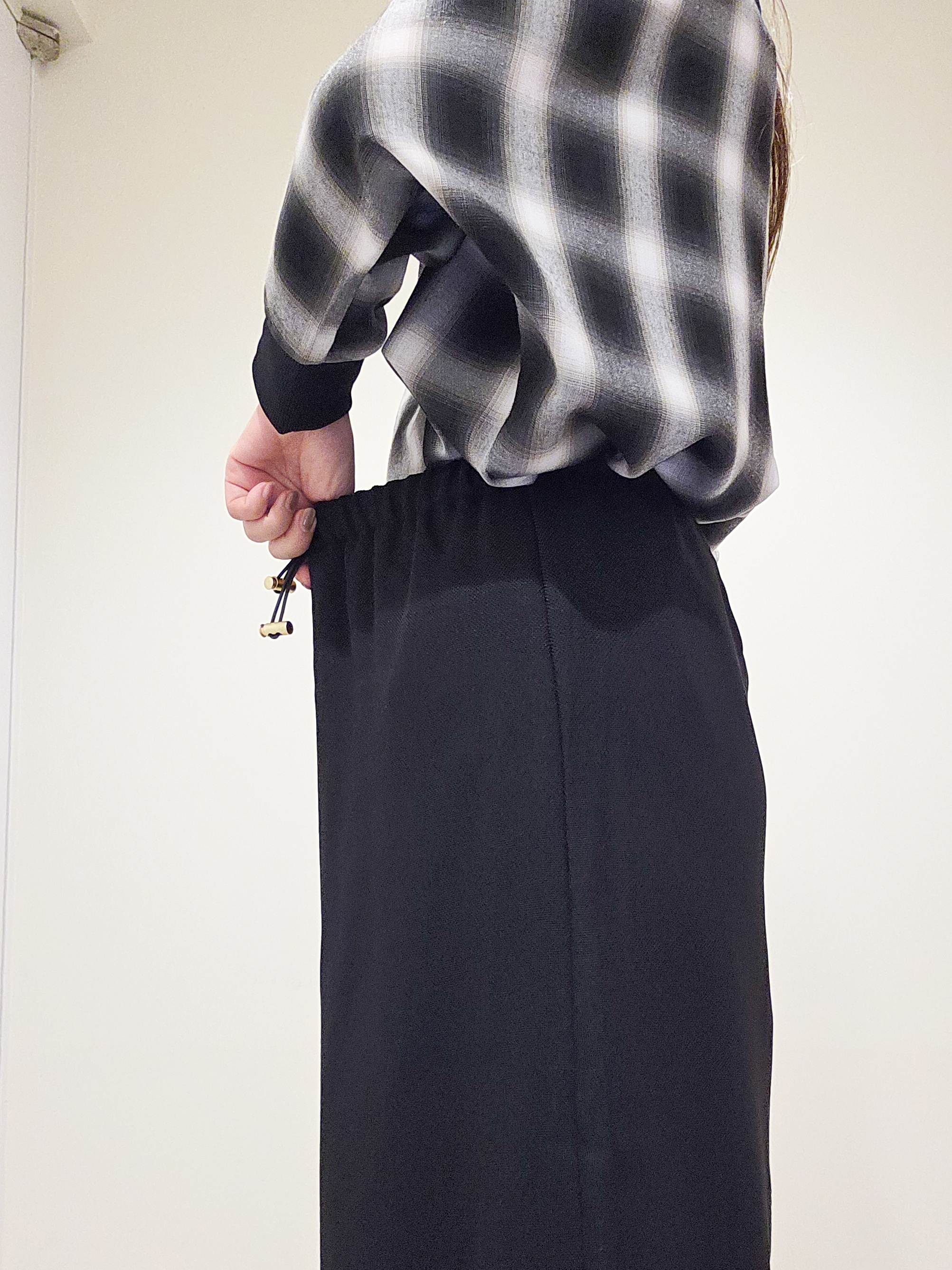 TSUCHIYAさんの「SHOO･LA･RUE｜【着丈選べる/洗濯後しわになりにくい】インせず着られる ドルマンブラウス」を使ったコーディネート