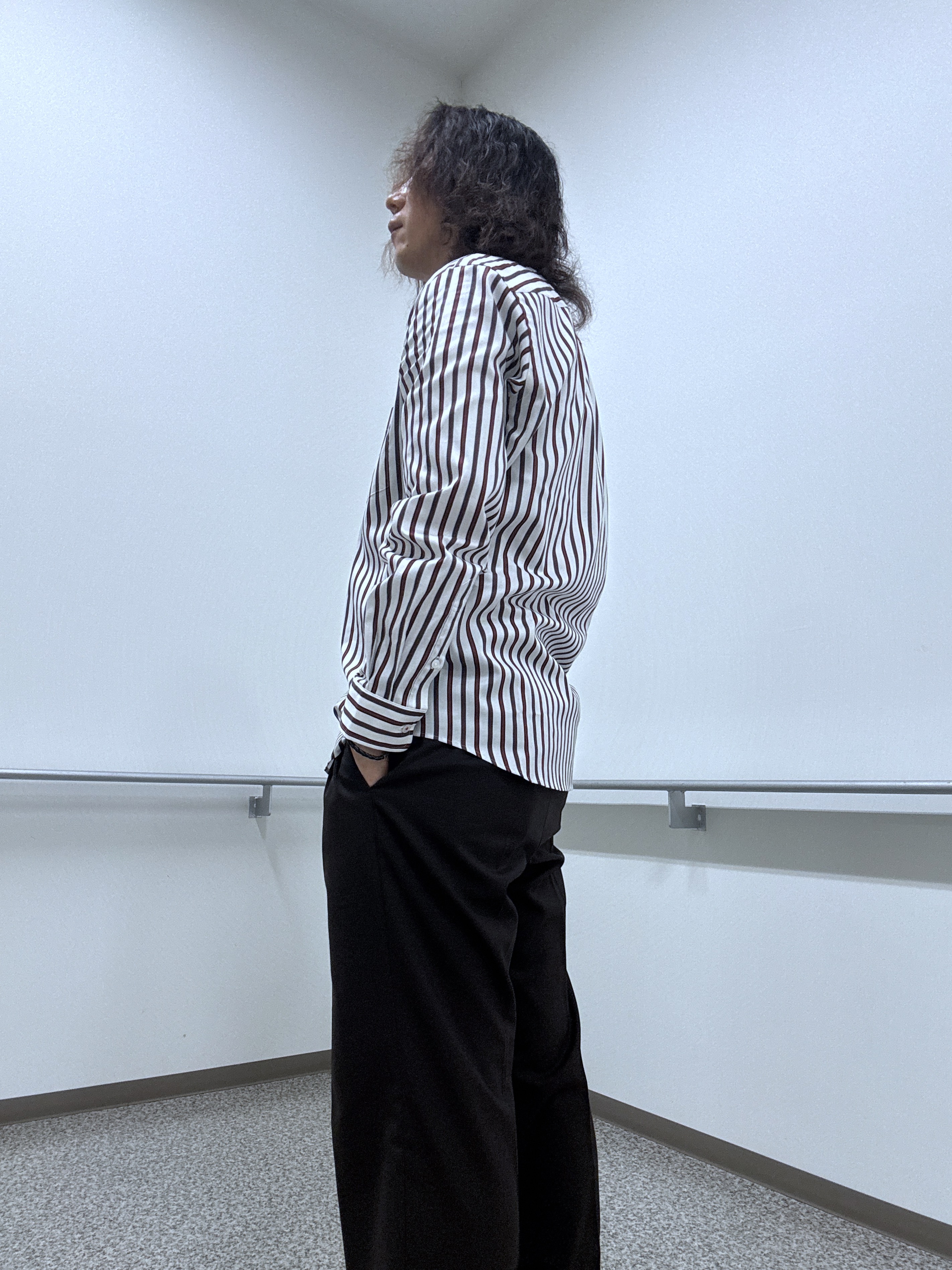 おーのさんの「TAKEO KIKUCHI｜【BOWLER HAT LABEL】日本製オルタネートストライプシャツ」を使ったコーディネート