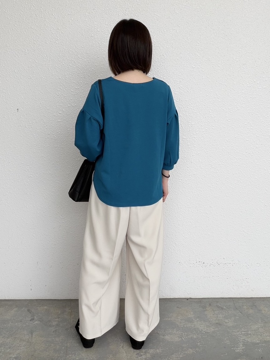 うめちゃんさんの「SHOO･LA･RUE｜【着丈選べる/2点セット/S-LL/洗濯機可】ネックレス付き 着心地さらり7分袖ブラウス」を使ったコーディネート
