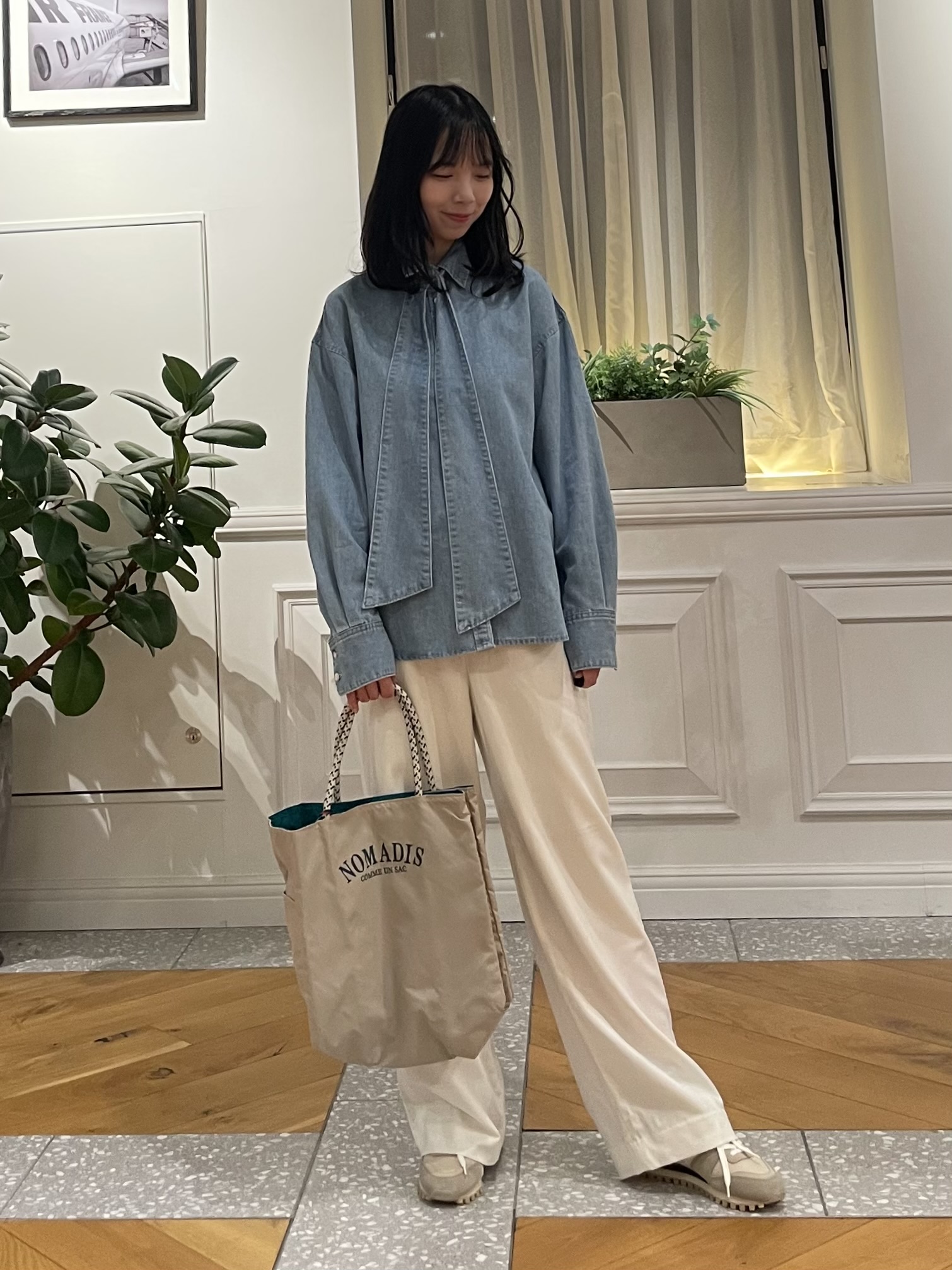 Lilyさんの「DRESSTERIOR｜【取り外し可能】2WAY ボウタイデニムシャツ」を使ったコーディネート