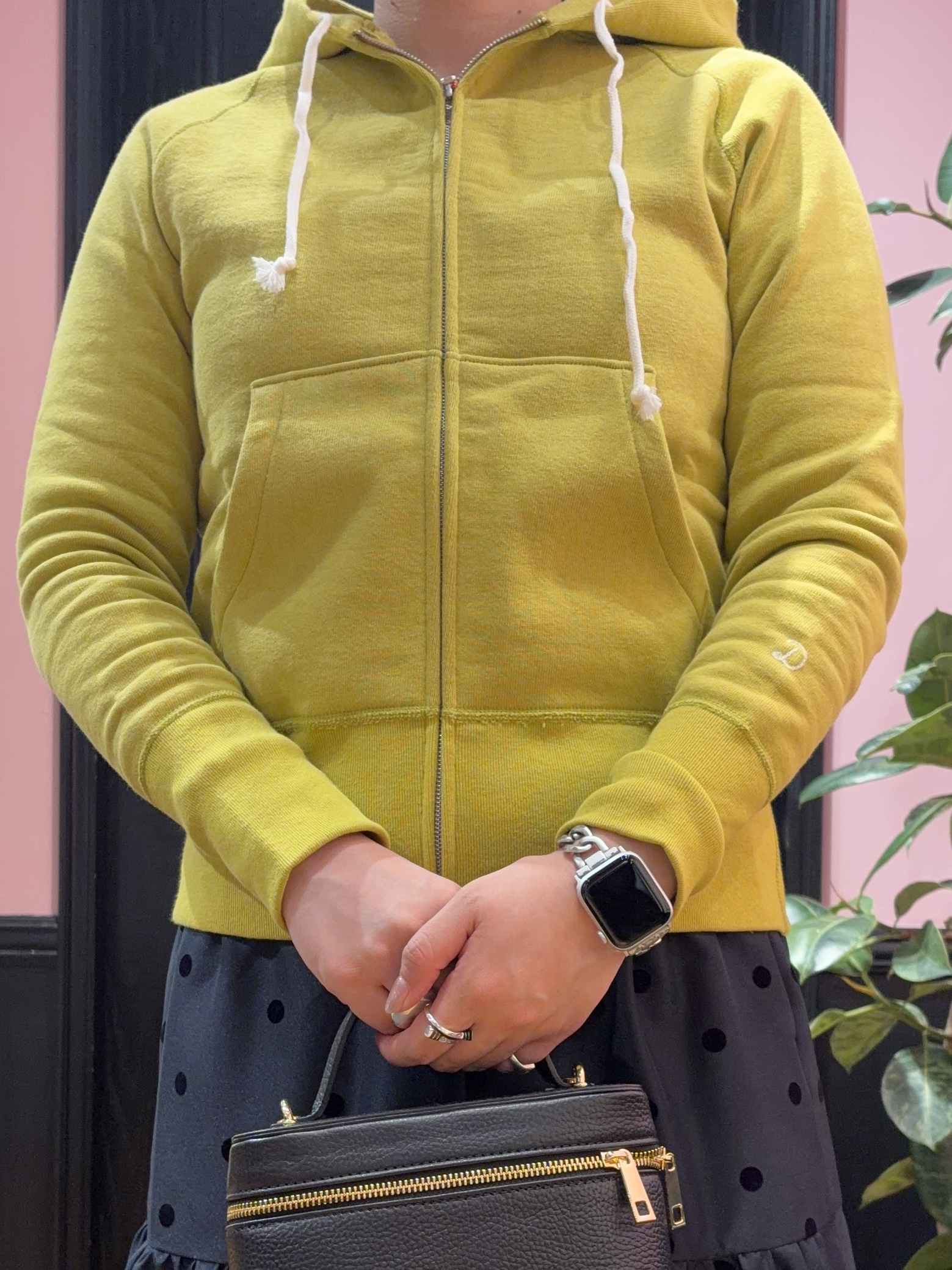 SAKAIさんの「DRESSTERIOR｜フロッキードットスカート」を使ったコーディネート