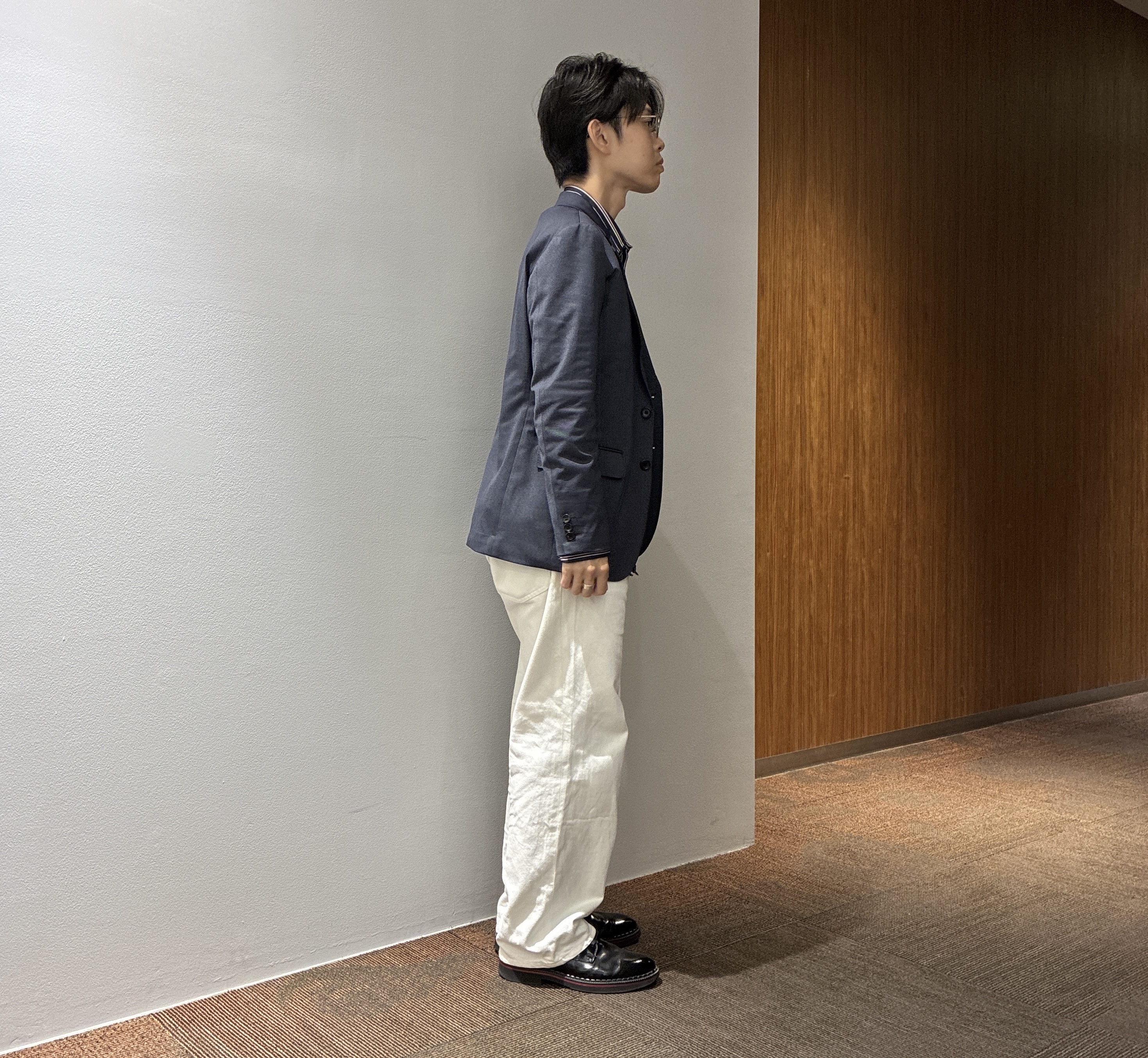 わいずみさんの「TAKEO KIKUCHI｜【360&deg;ストレッチ／軽量】None Of Stress ライト ジャケット（セットアップ対応）」を使ったコーディネート