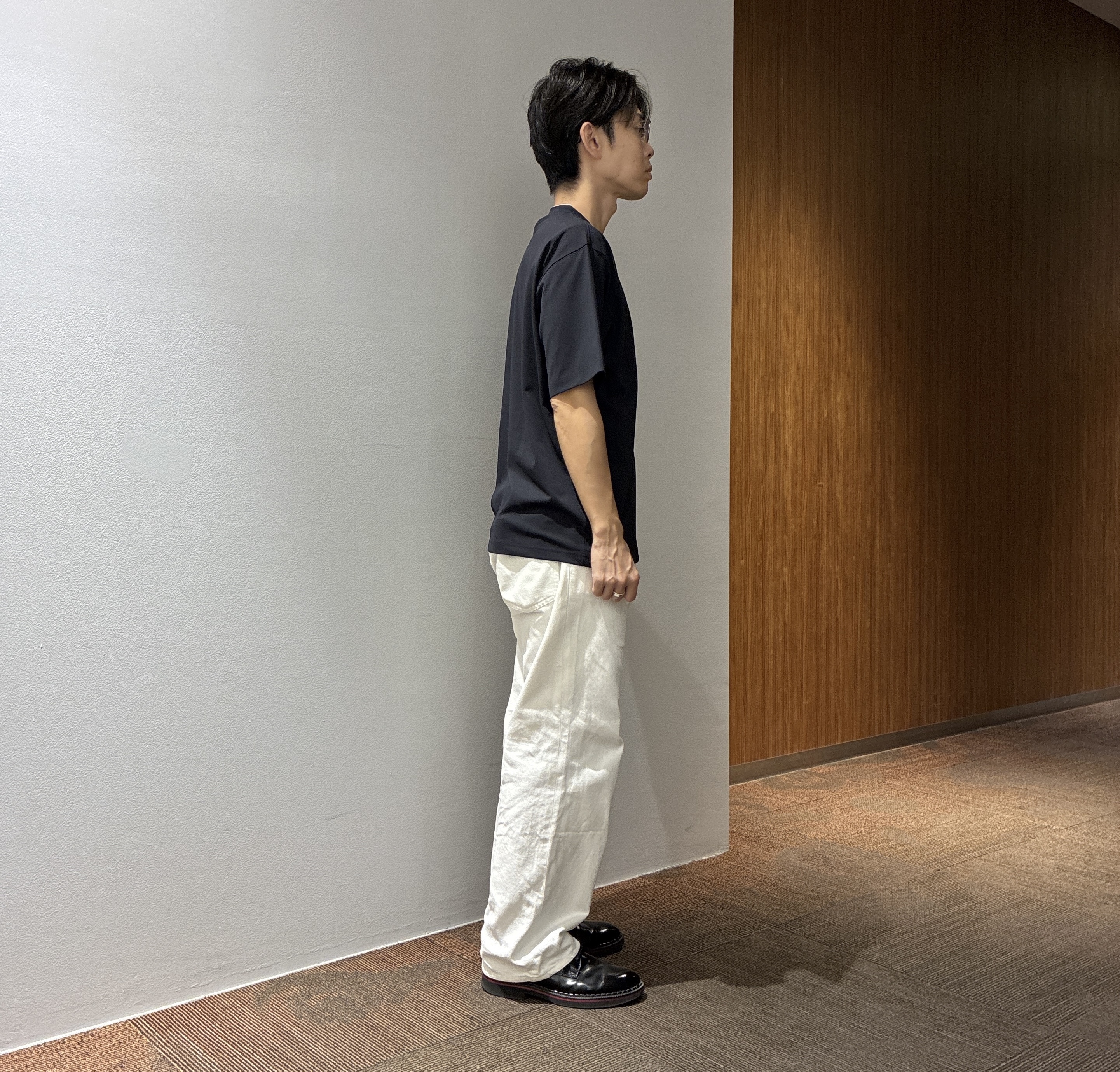 わいずみさんの「TAKEO KIKUCHI｜【BOWLER HAT LABEL】日本製オルタネートストライプシャツ」を使ったコーディネート