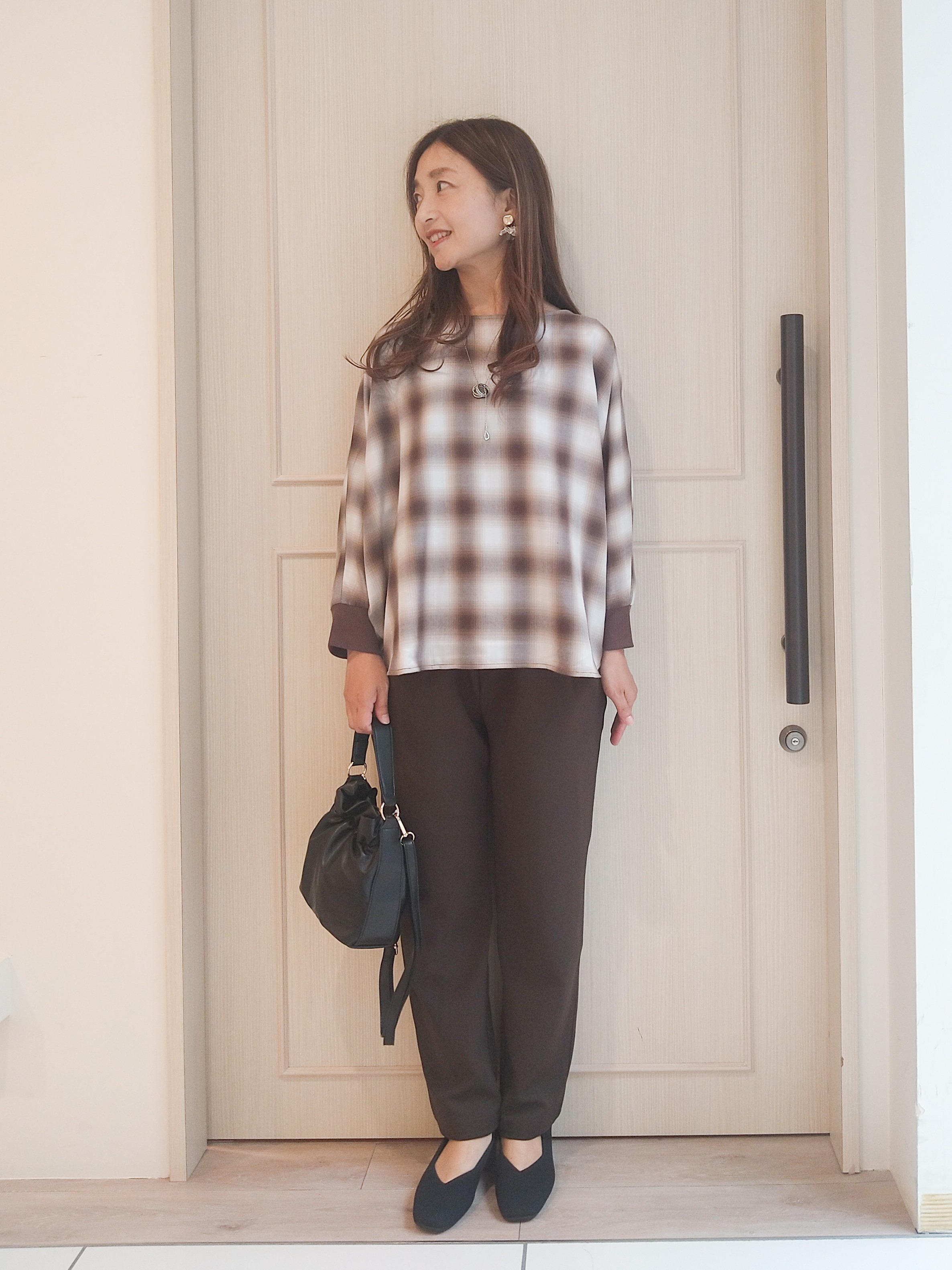 mi-saさんの「SHOO･LA･RUE｜【着丈選べる/洗濯後しわになりにくい】インせず着られる ドルマンブラウス」を使ったコーディネート