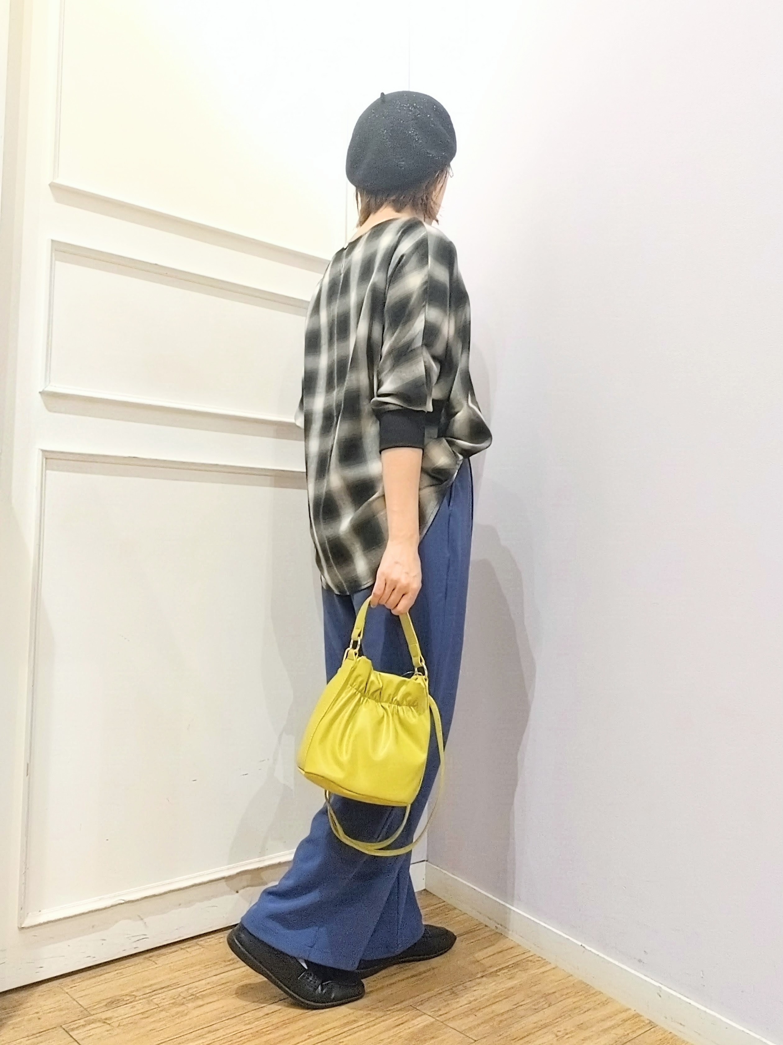 miomioさんの「SHOO･LA･RUE｜【着丈選べる/洗濯後しわになりにくい】インせず着られる ドルマンブラウス」を使ったコーディネート
