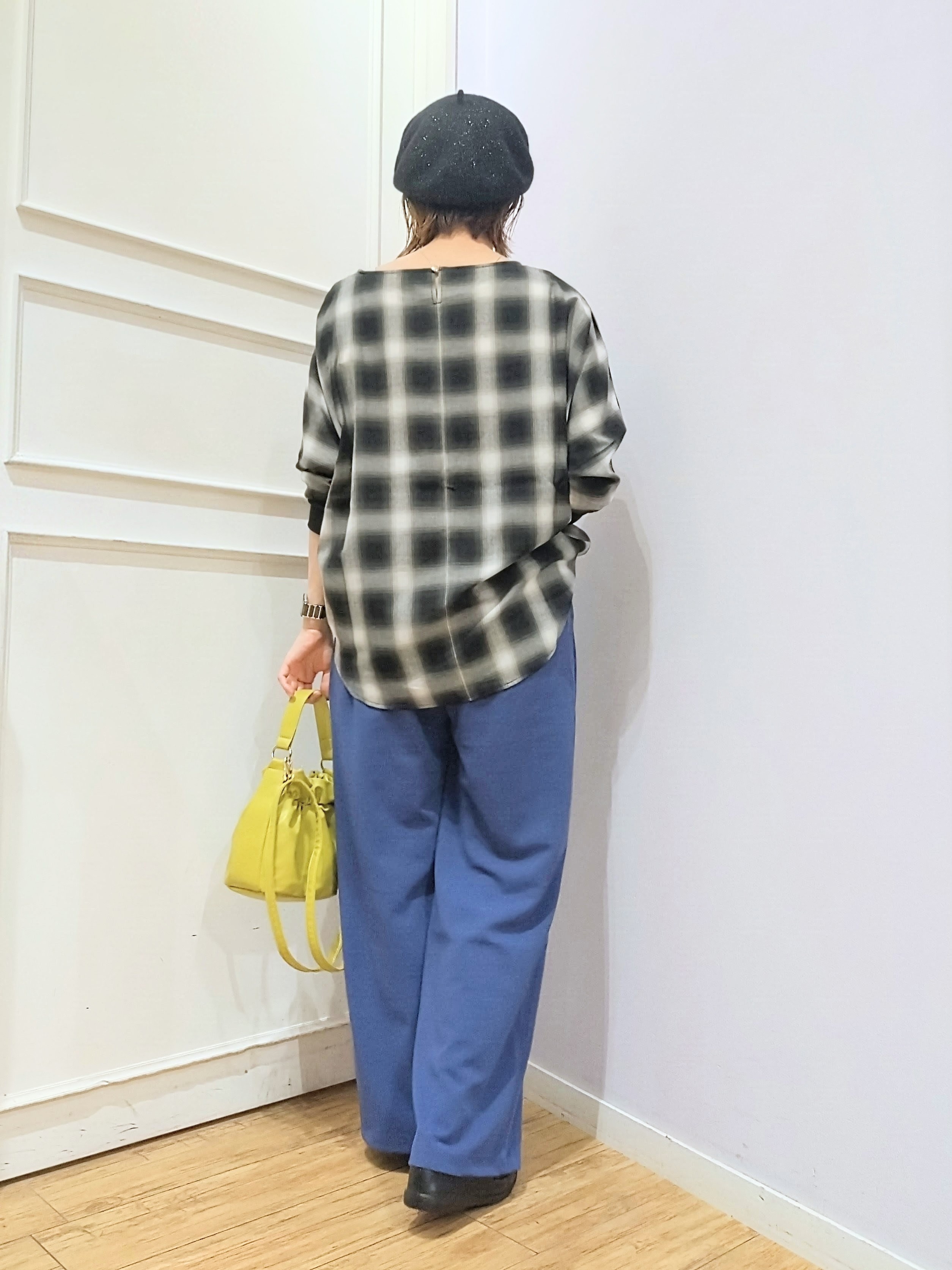 miomioさんの「SHOO･LA･RUE｜【着丈選べる/洗濯後しわになりにくい】インせず着られる ドルマンブラウス」を使ったコーディネート