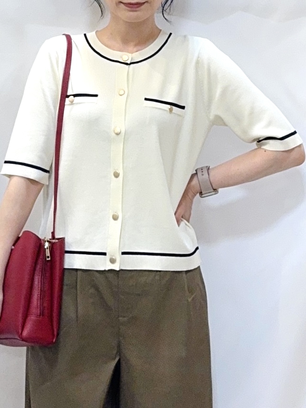 𝐇𝐢𝐫𝐨𝐦𝐢さんの「SHOO･LA･RUE｜【UV/S-LL/洗濯機可】毛玉になりにくい 配色5分袖カーディガン」を使ったコーディネート