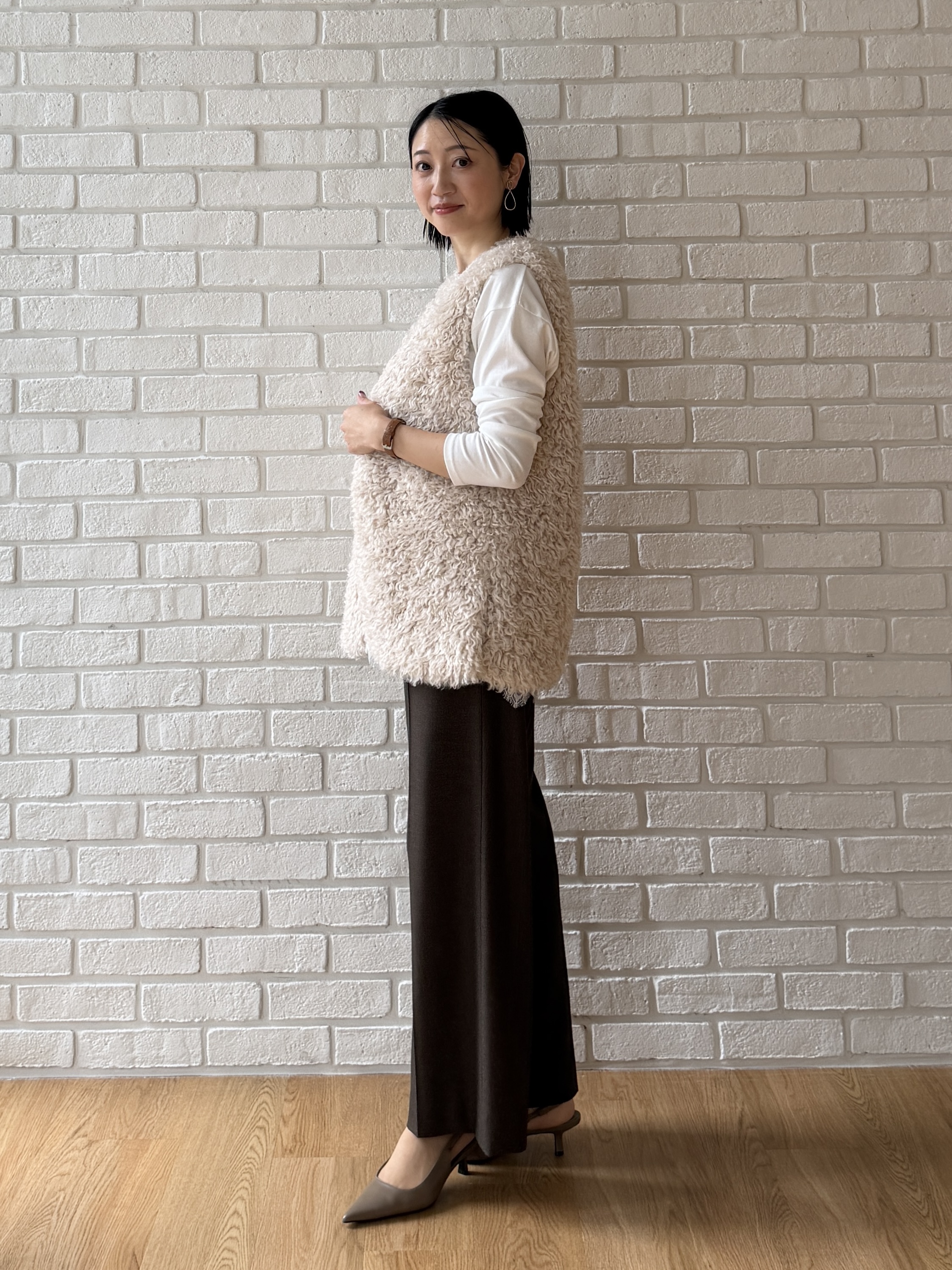shihoさんの「INDIVI｜【洗える／レイヤードにおすすめ】裾レーストップス」を使ったコーディネート