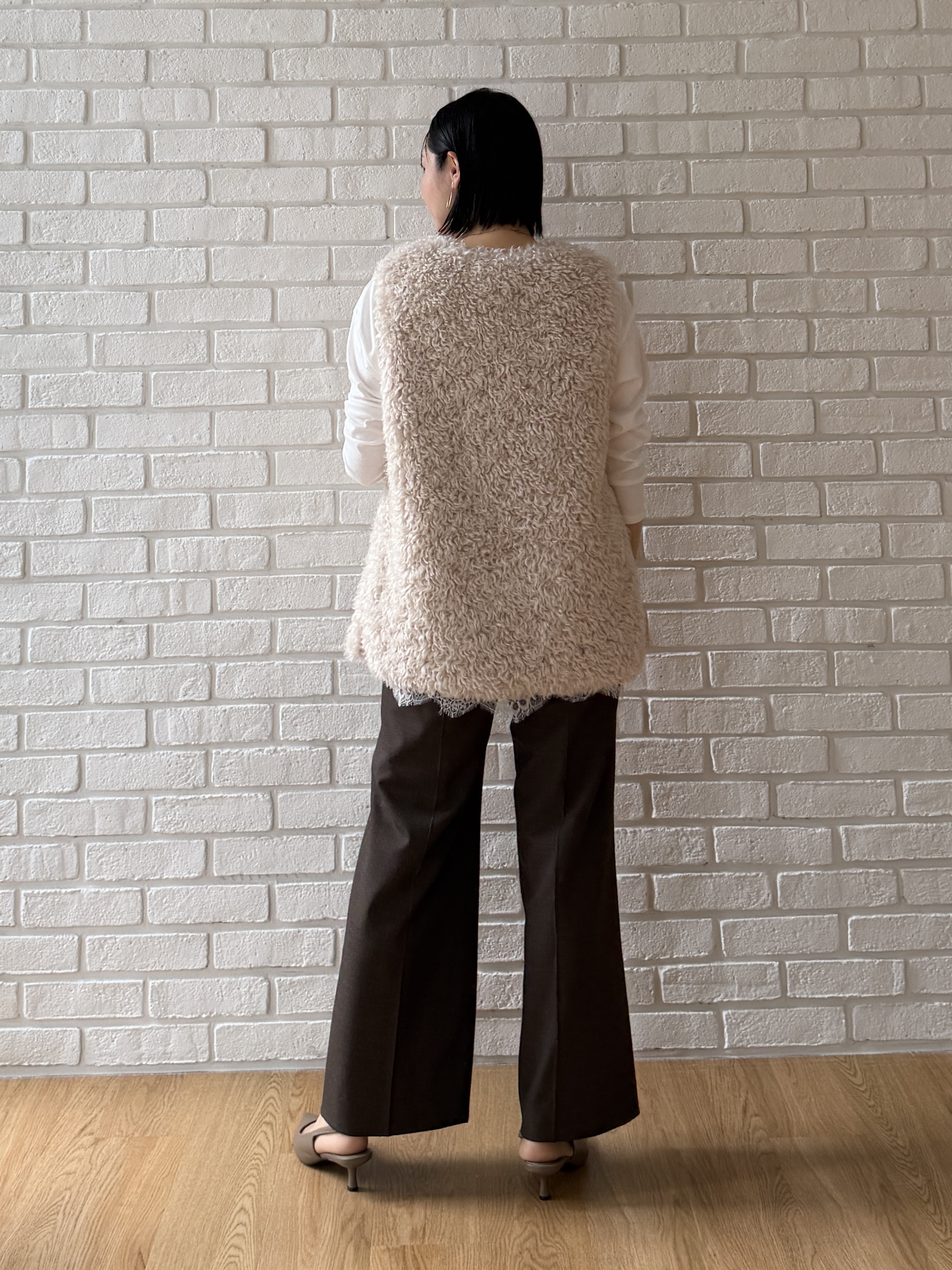 shihoさんの「INDIVI｜【洗える／レイヤードにおすすめ】裾レーストップス」を使ったコーディネート