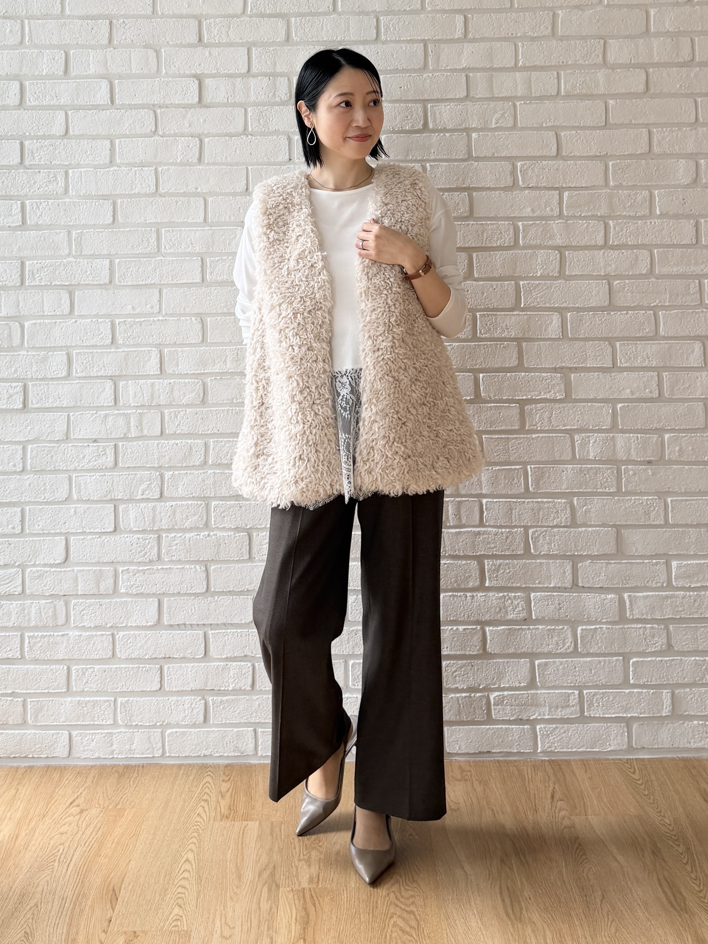 shihoさんの「INDIVI｜【洗える／レイヤードにおすすめ】裾レーストップス」を使ったコーディネート