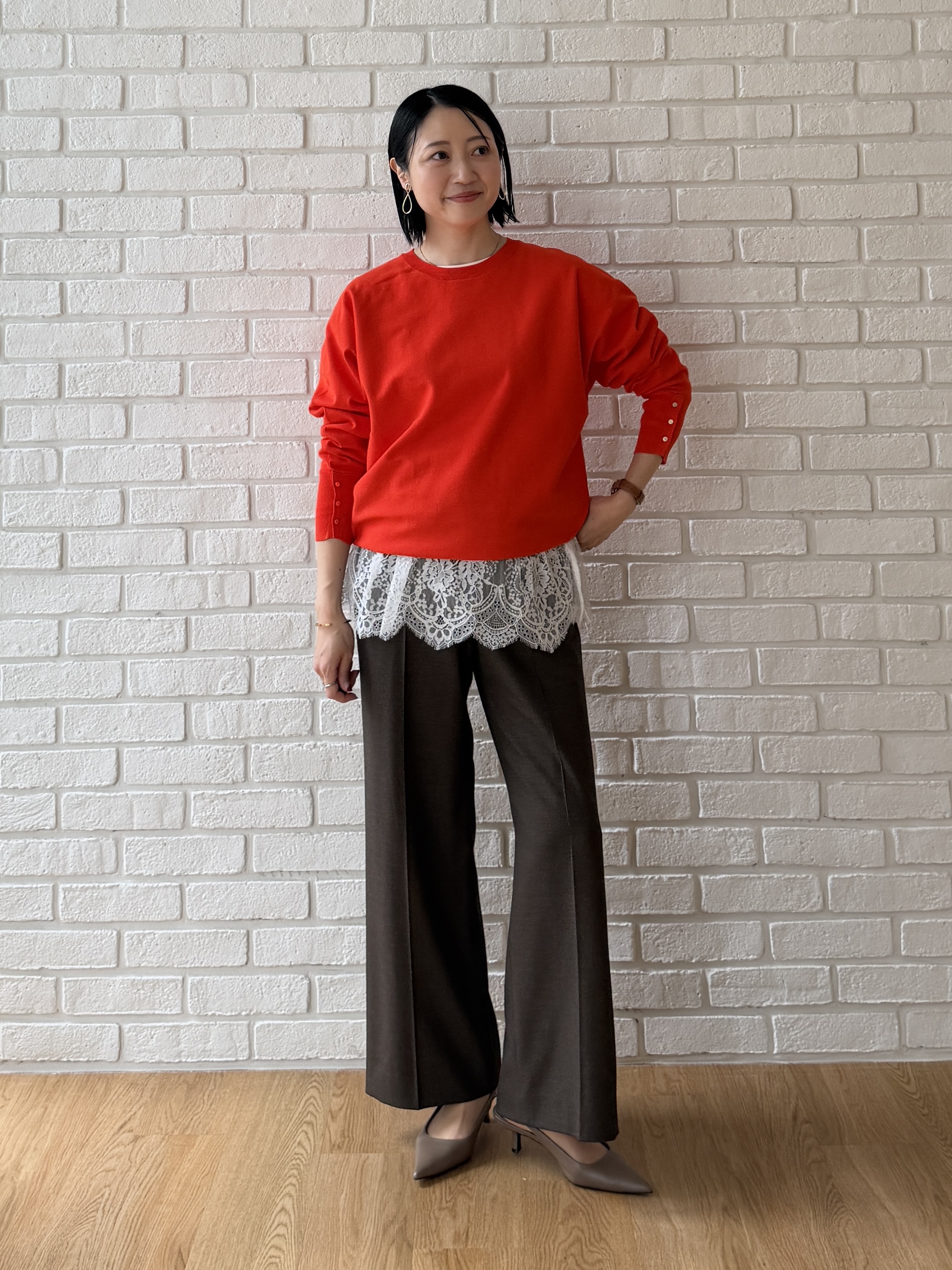 shihoさんの「INDIVI｜【洗える／レイヤードにおすすめ】裾レーストップス」を使ったコーディネート