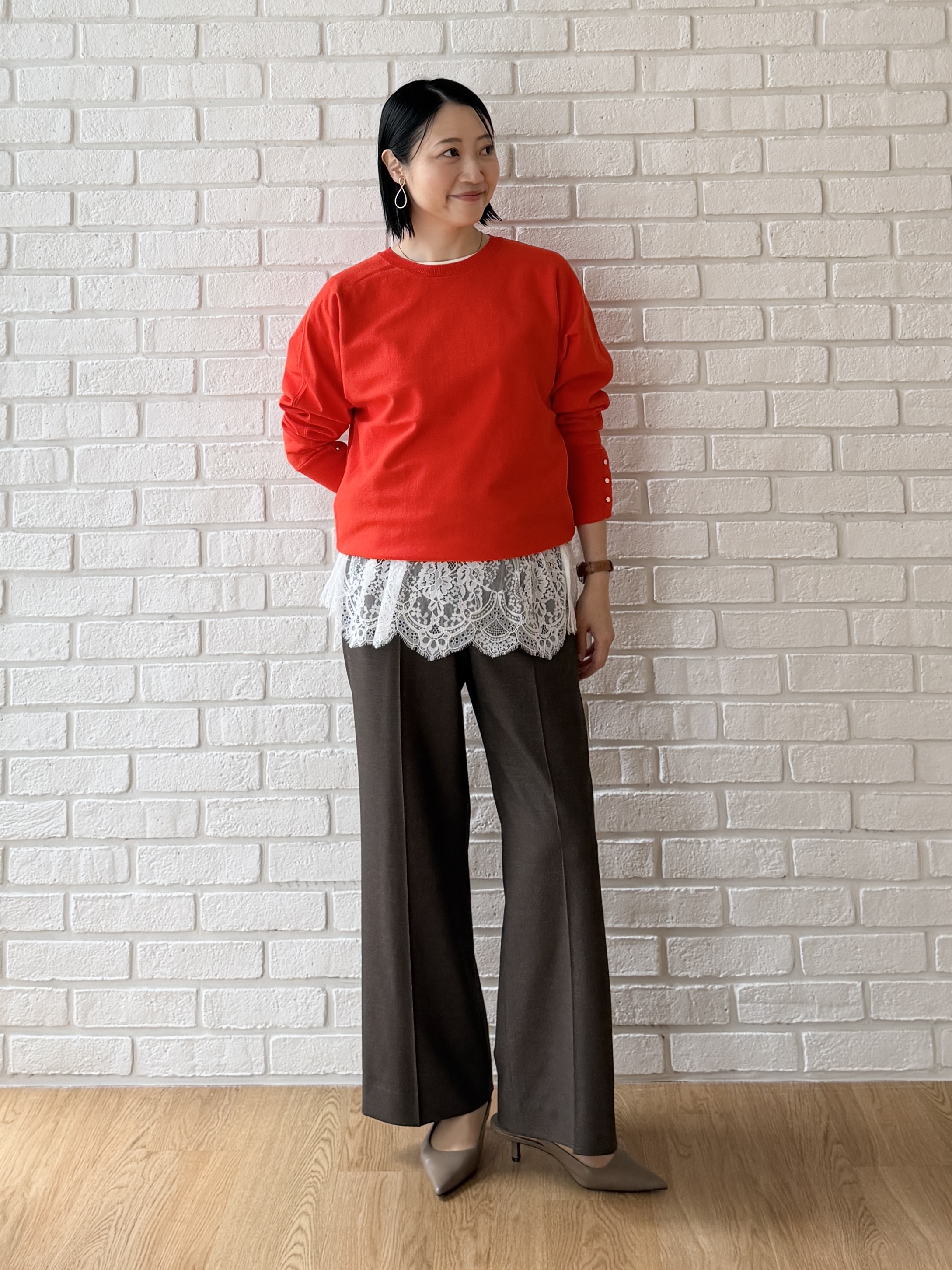 shihoさんの「INDIVI｜【洗える／レイヤードにおすすめ】裾レーストップス」を使ったコーディネート