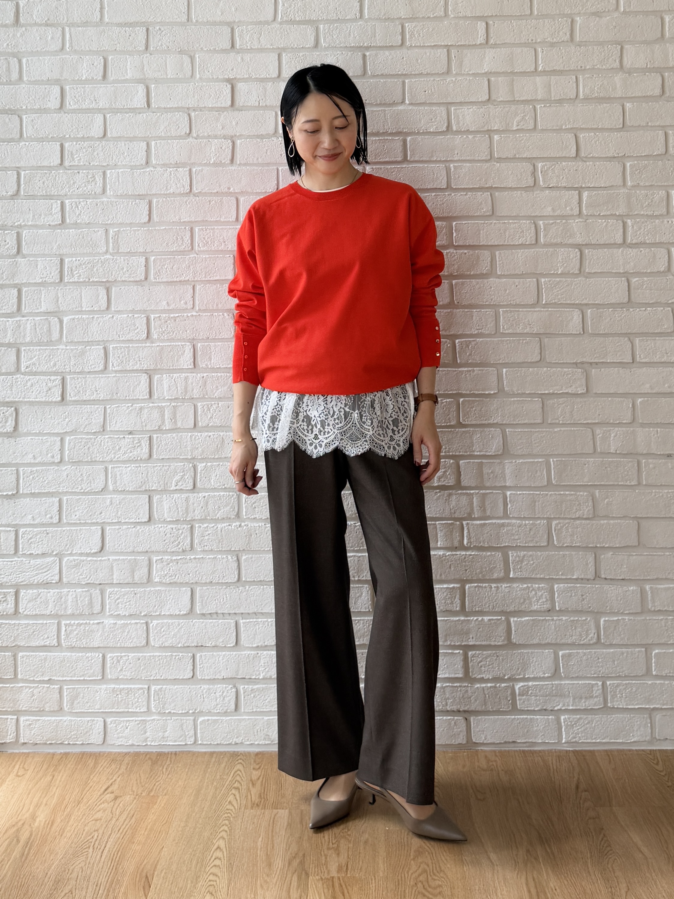 shihoさんの「INDIVI｜【洗える／レイヤードにおすすめ】裾レーストップス」を使ったコーディネート