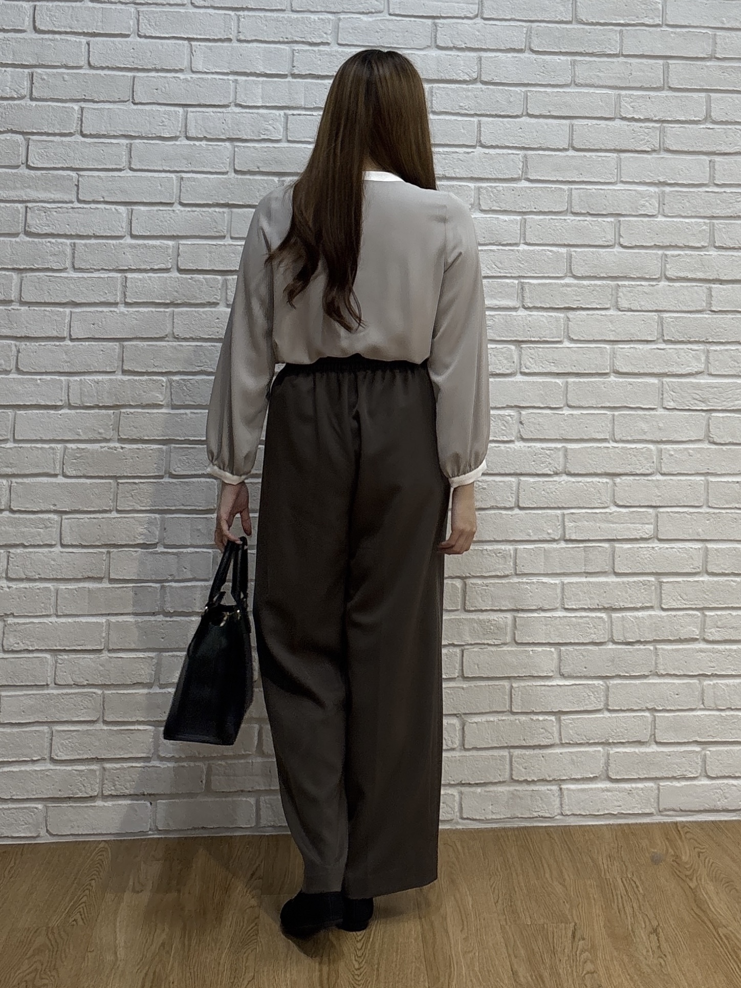 sayaさんの「SHOO･LA･RUE｜【通勤/UV//S-LL】大人の上品スタイルに ボウタイ風ブラウス」を使ったコーディネート