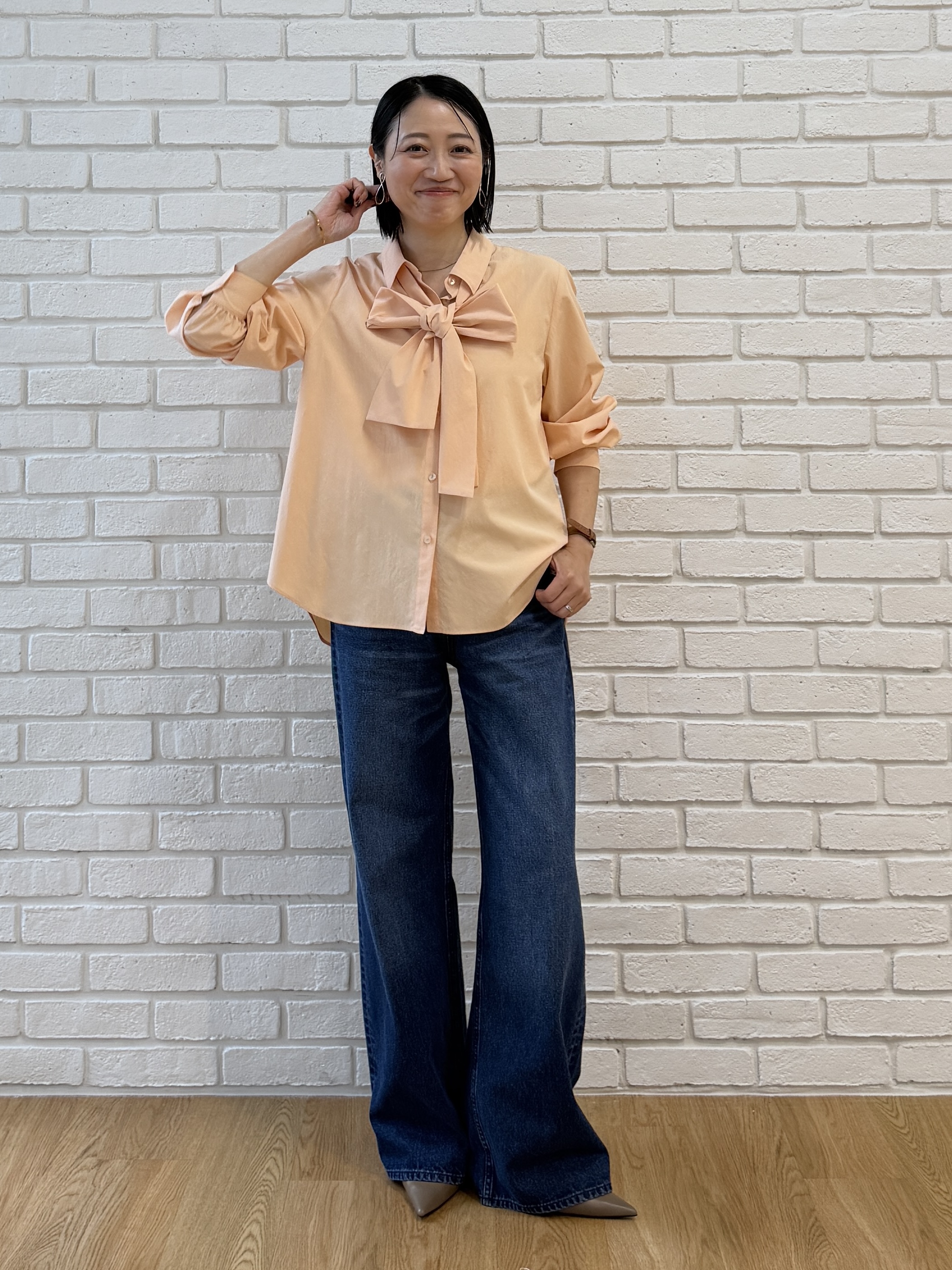 shihoさんの「INDIVI｜【接触冷感／ストレッチ◎】取外し可ボウタイシャツ」を使ったコーディネート