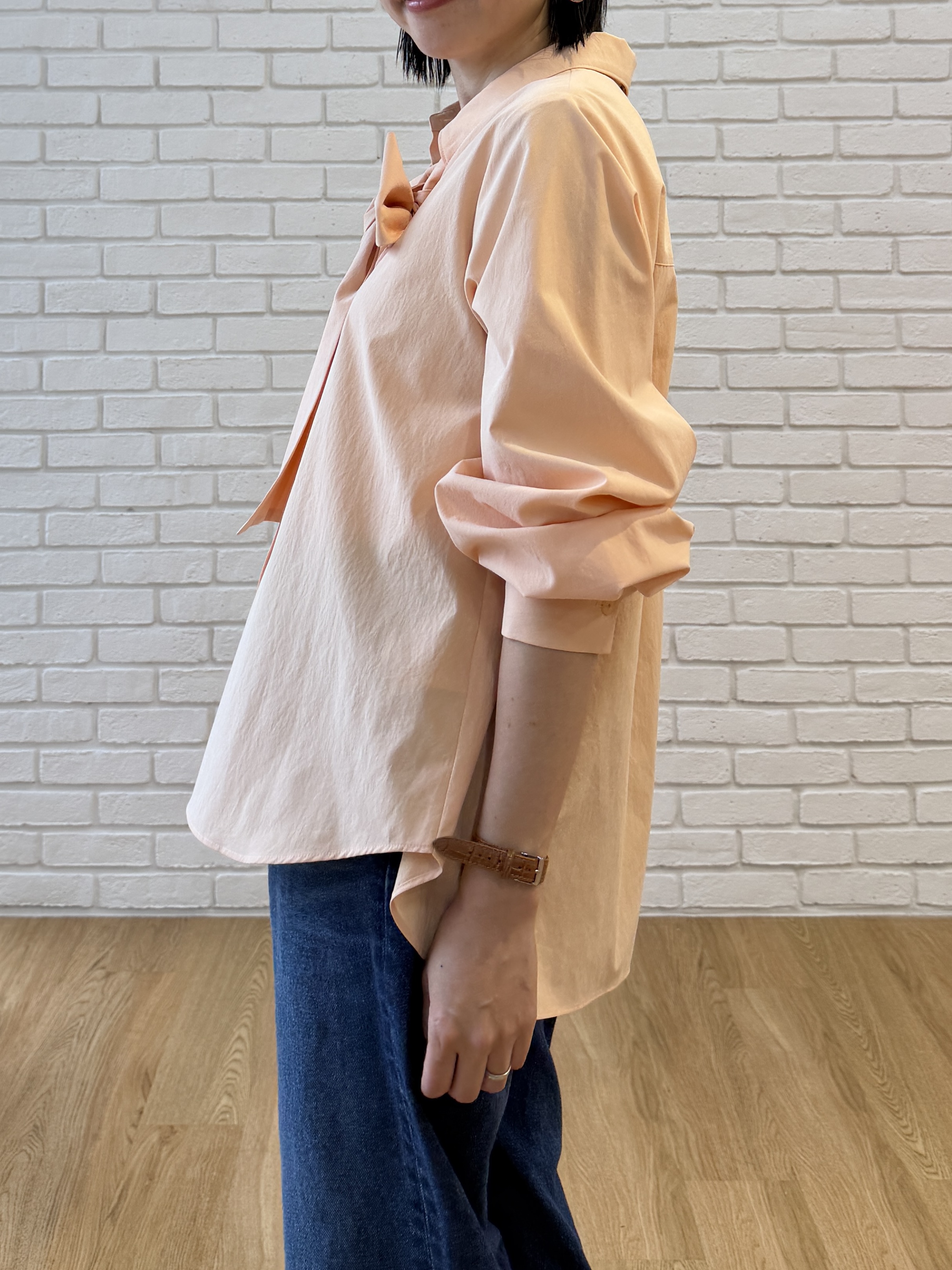 shihoさんの「INDIVI｜【接触冷感／ストレッチ◎】取外し可ボウタイシャツ」を使ったコーディネート