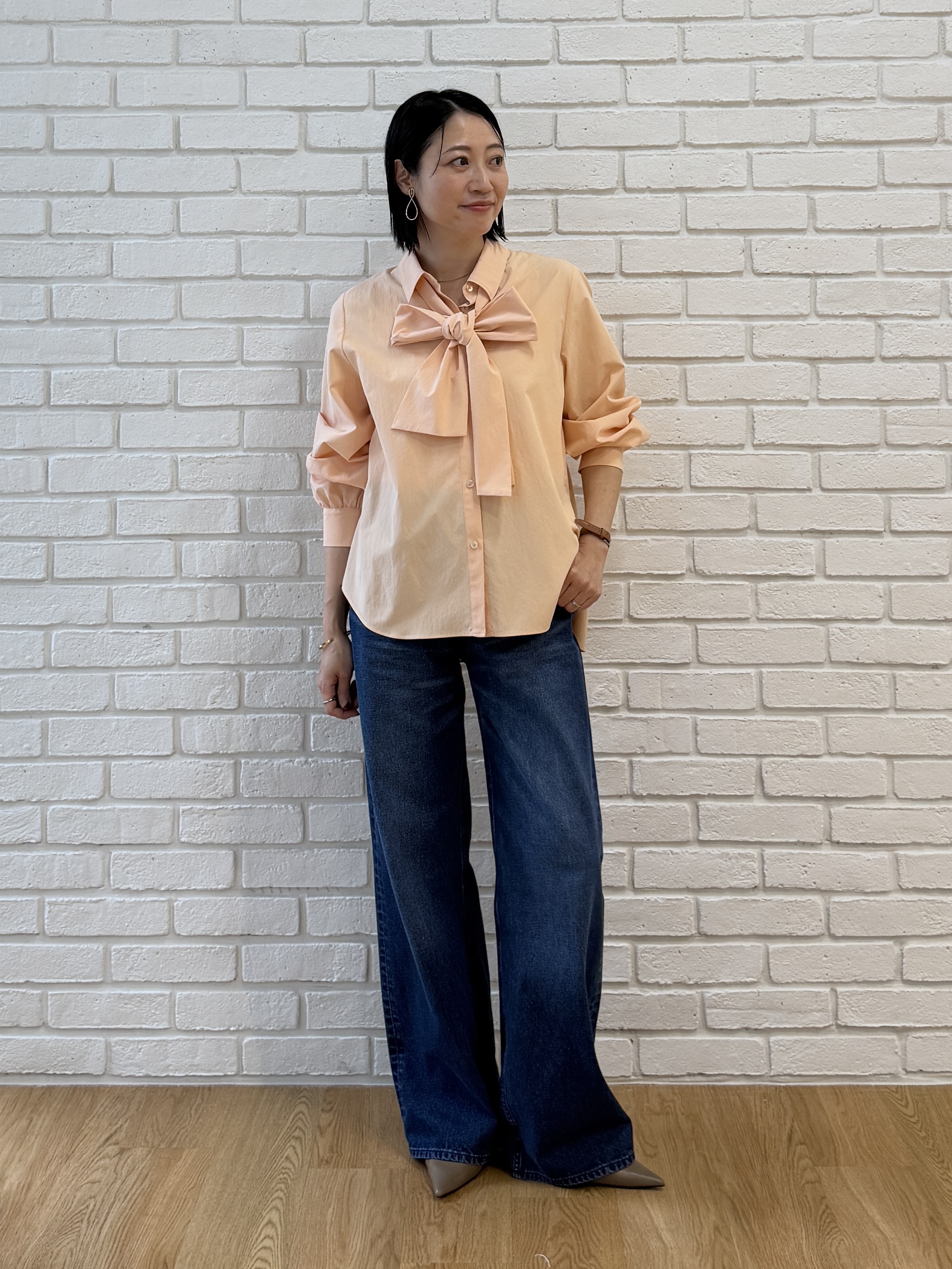 shihoさんの「INDIVI｜【接触冷感／ストレッチ◎】取外し可ボウタイシャツ」を使ったコーディネート