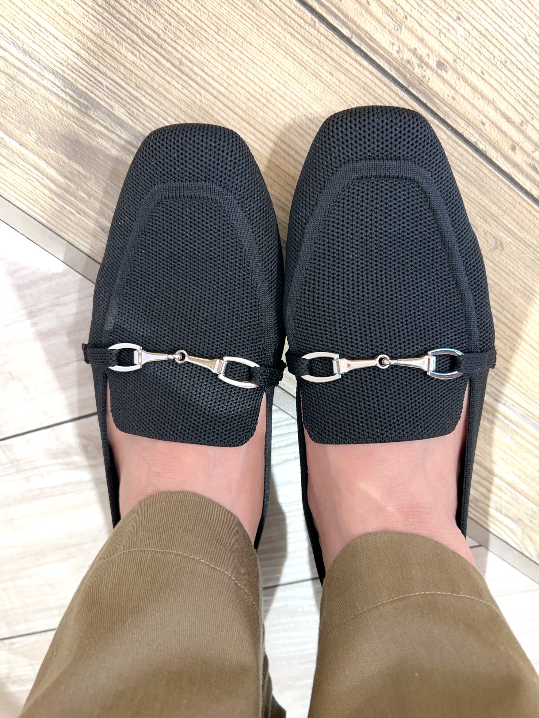 yuriyuriさんの「SHOO･LA･RUE｜【洗濯後しわになりにくい/S-LL】キーネック金ボタンポケットシャツ」を使ったコーディネート